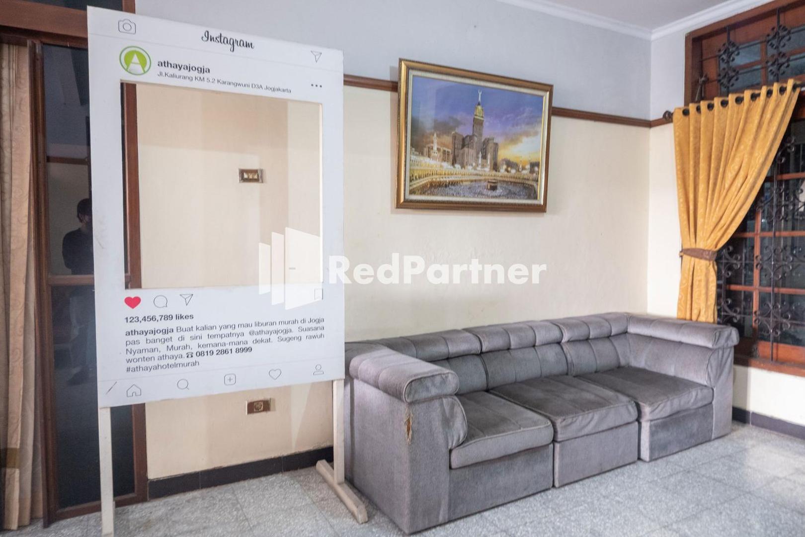 Athaya Guesthouse Syariah by OYO Rooms