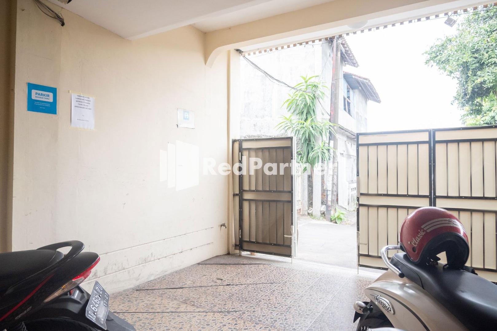 Athaya Guesthouse Syariah by OYO Rooms