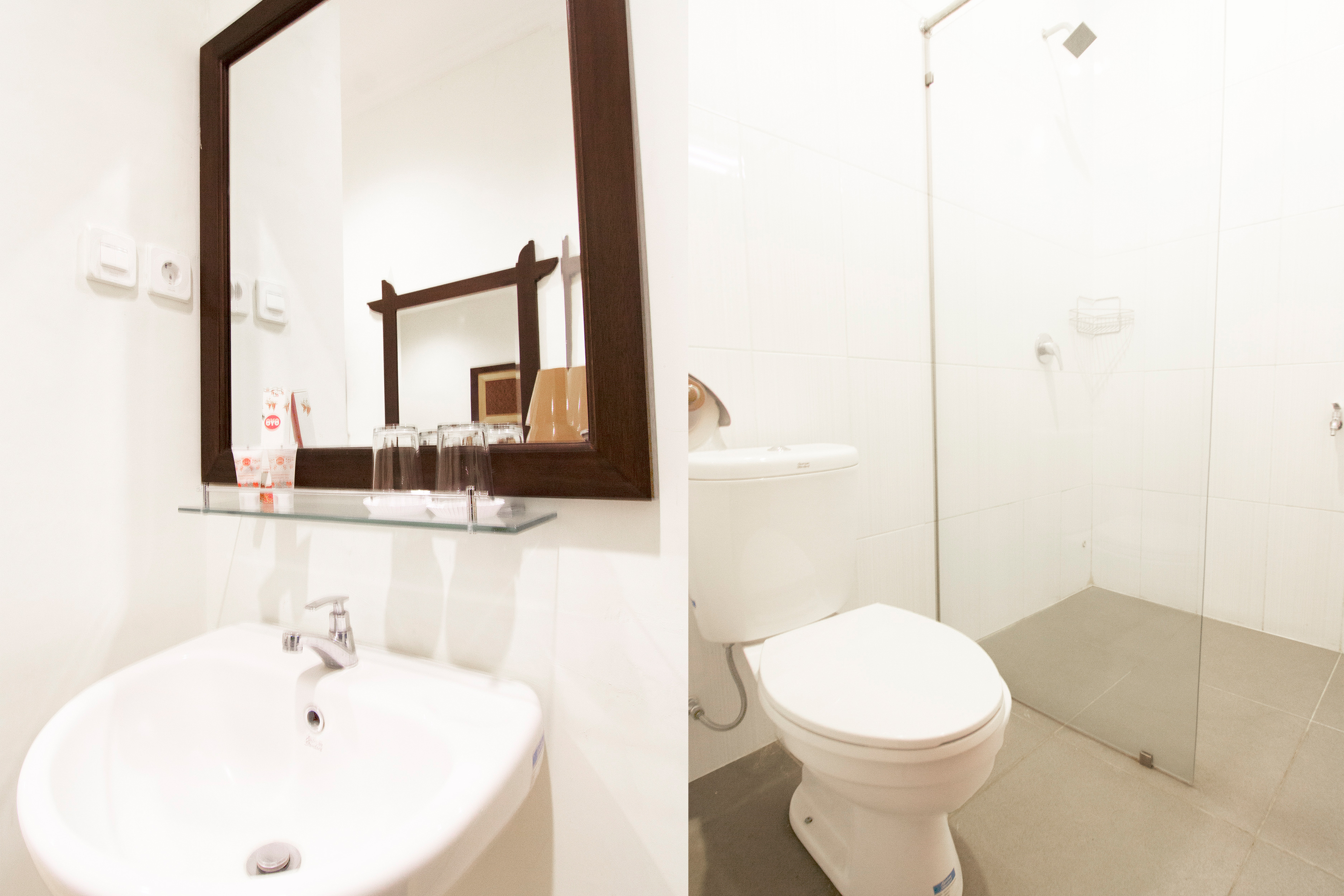 OYO 261 Sasono Putro Guest House