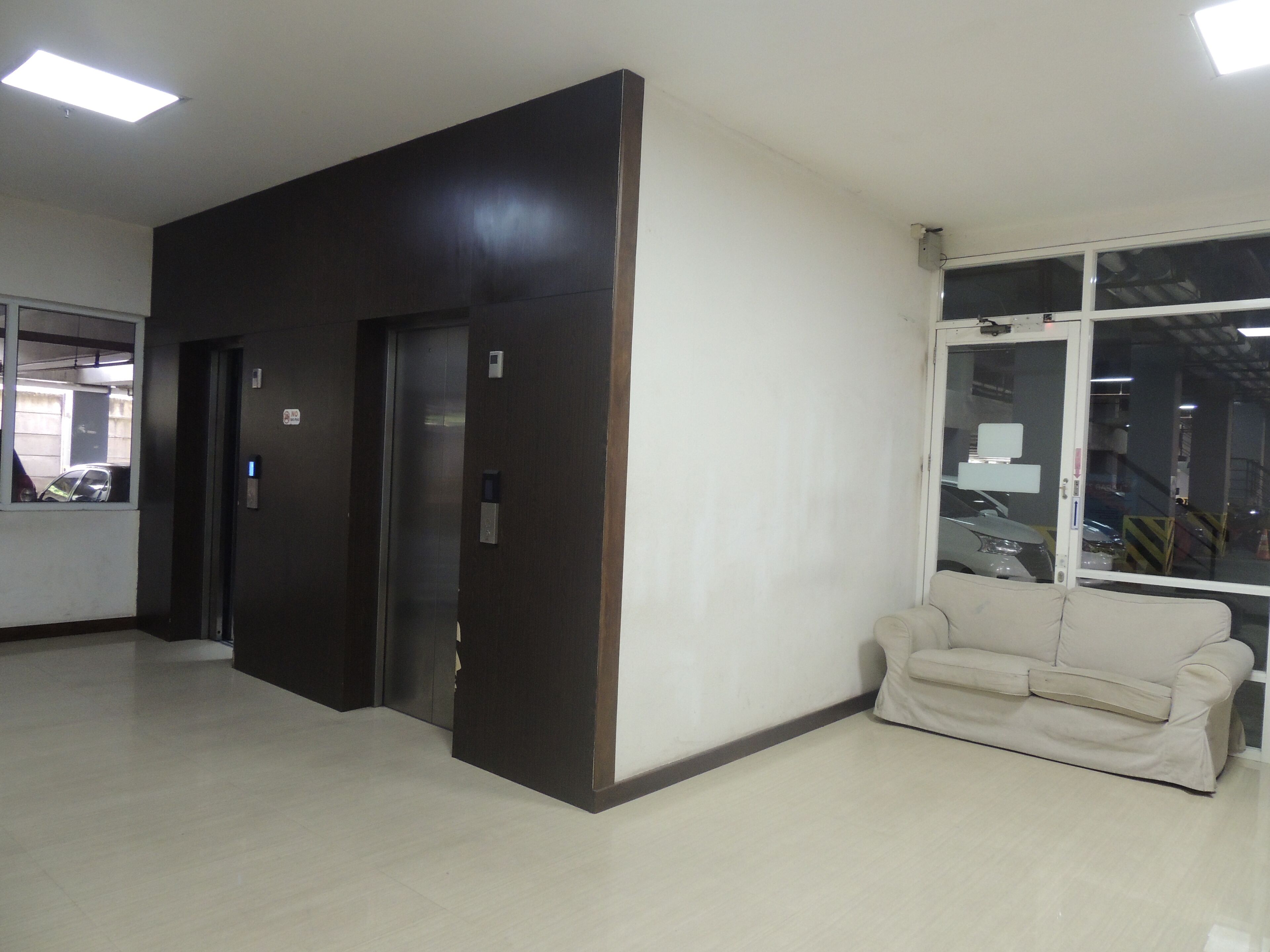 V Apartment