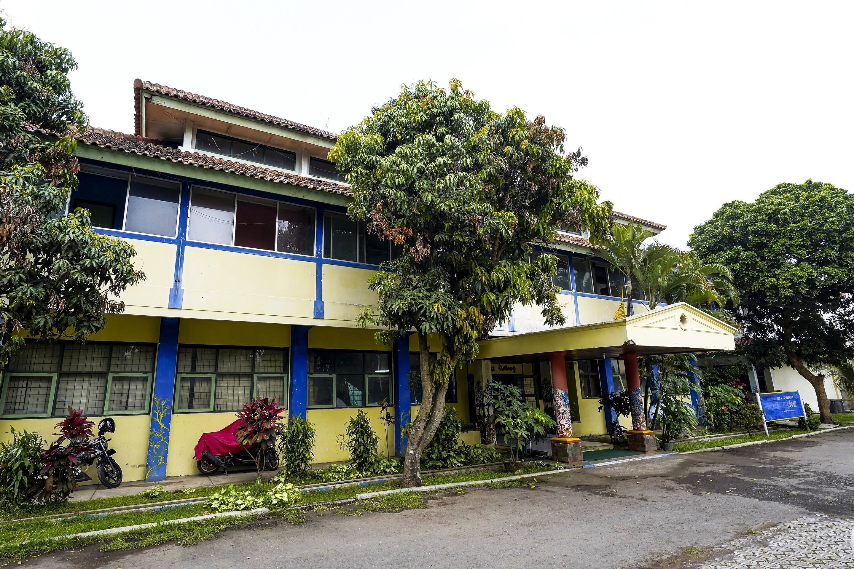 Spot On 91064 Wisma Lec Syariah