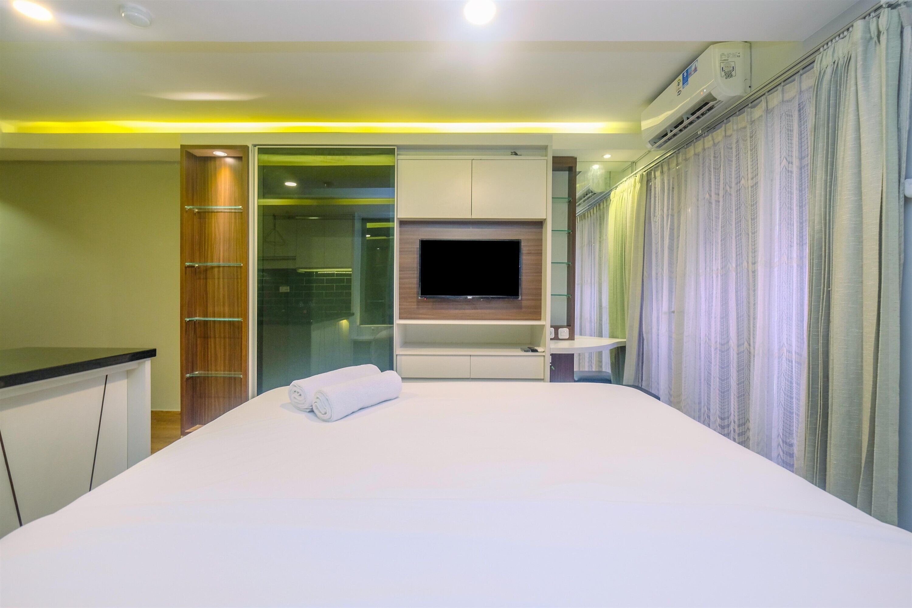 Amethyst Apartment