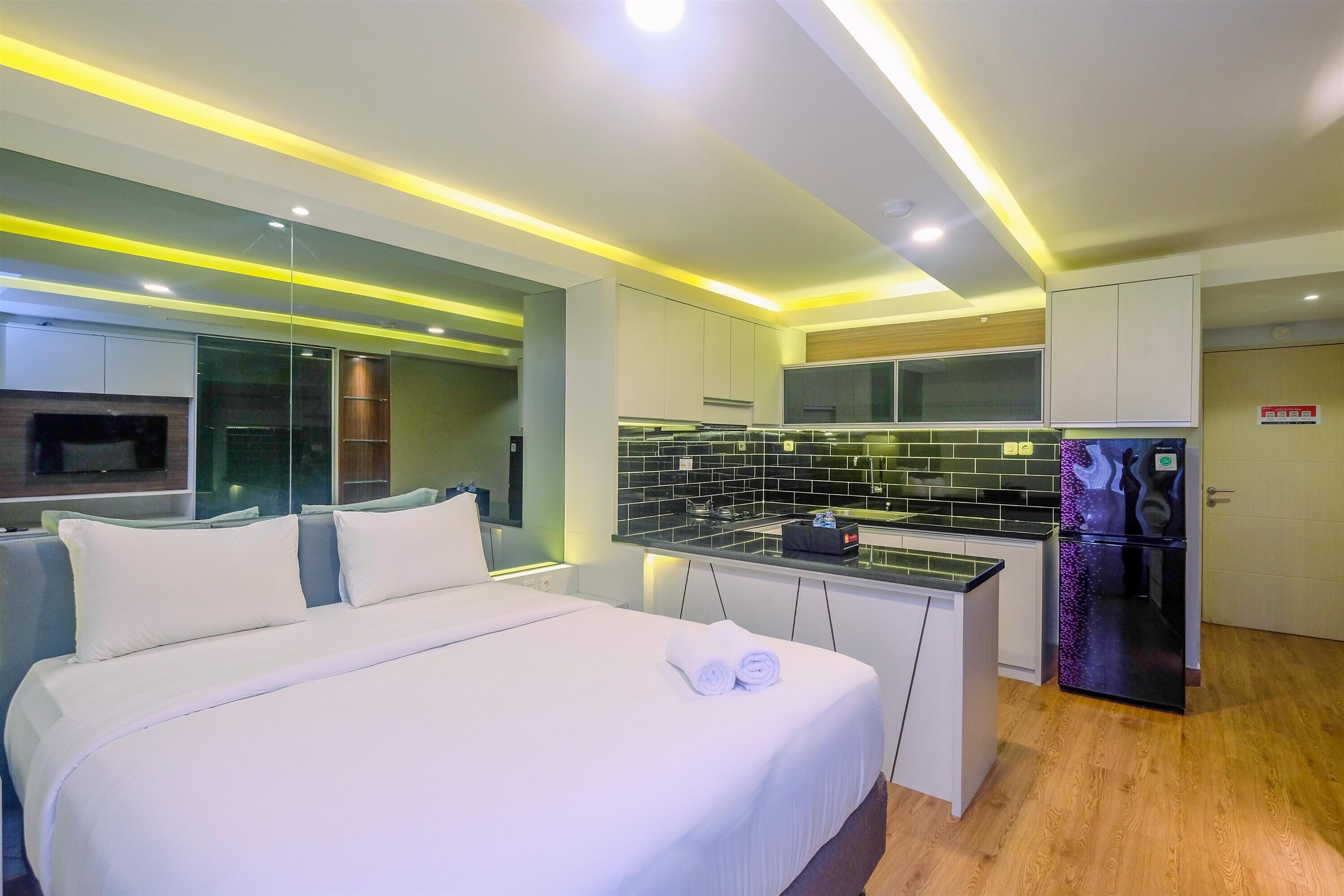 Amethyst Apartment