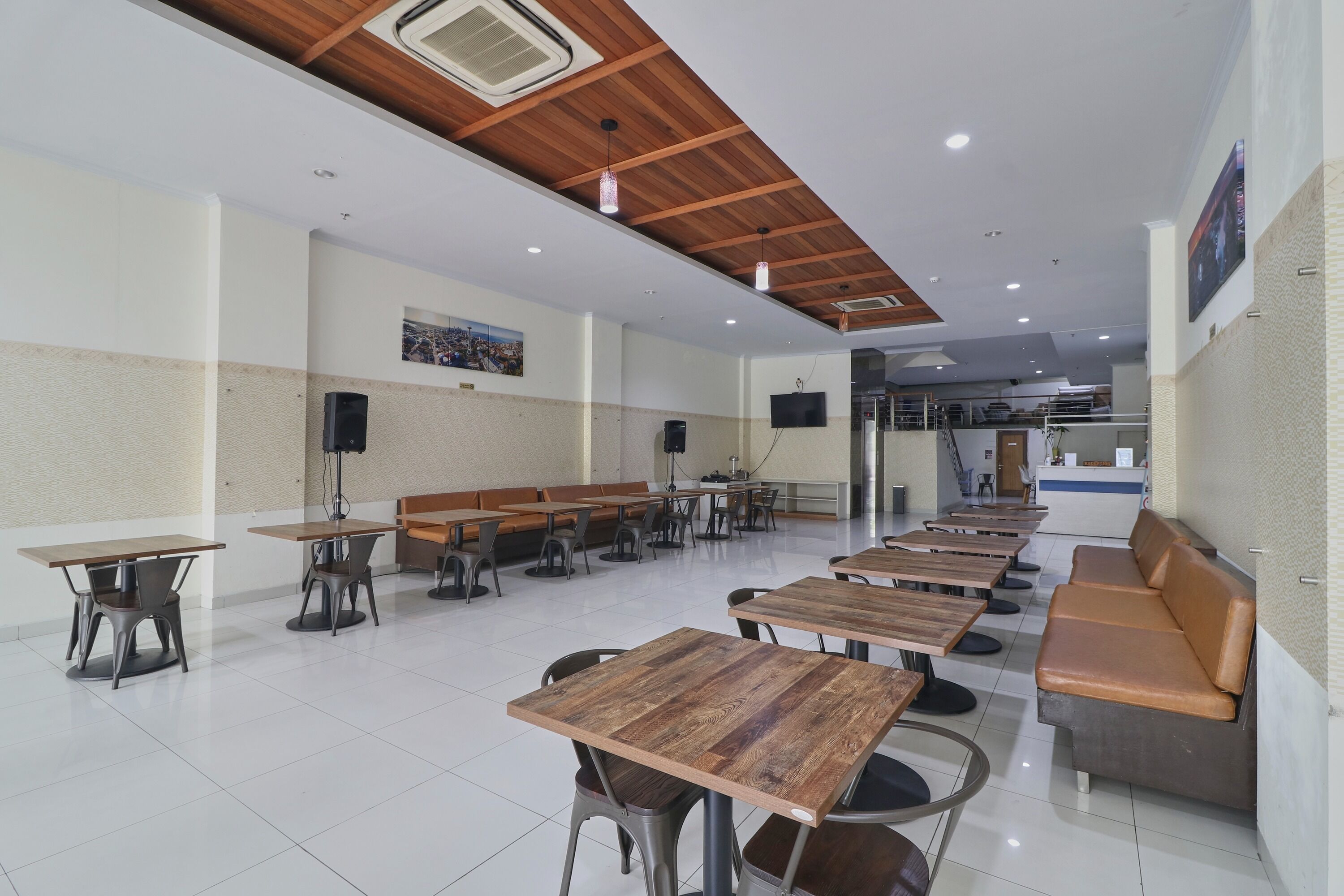 Aranis Hotel