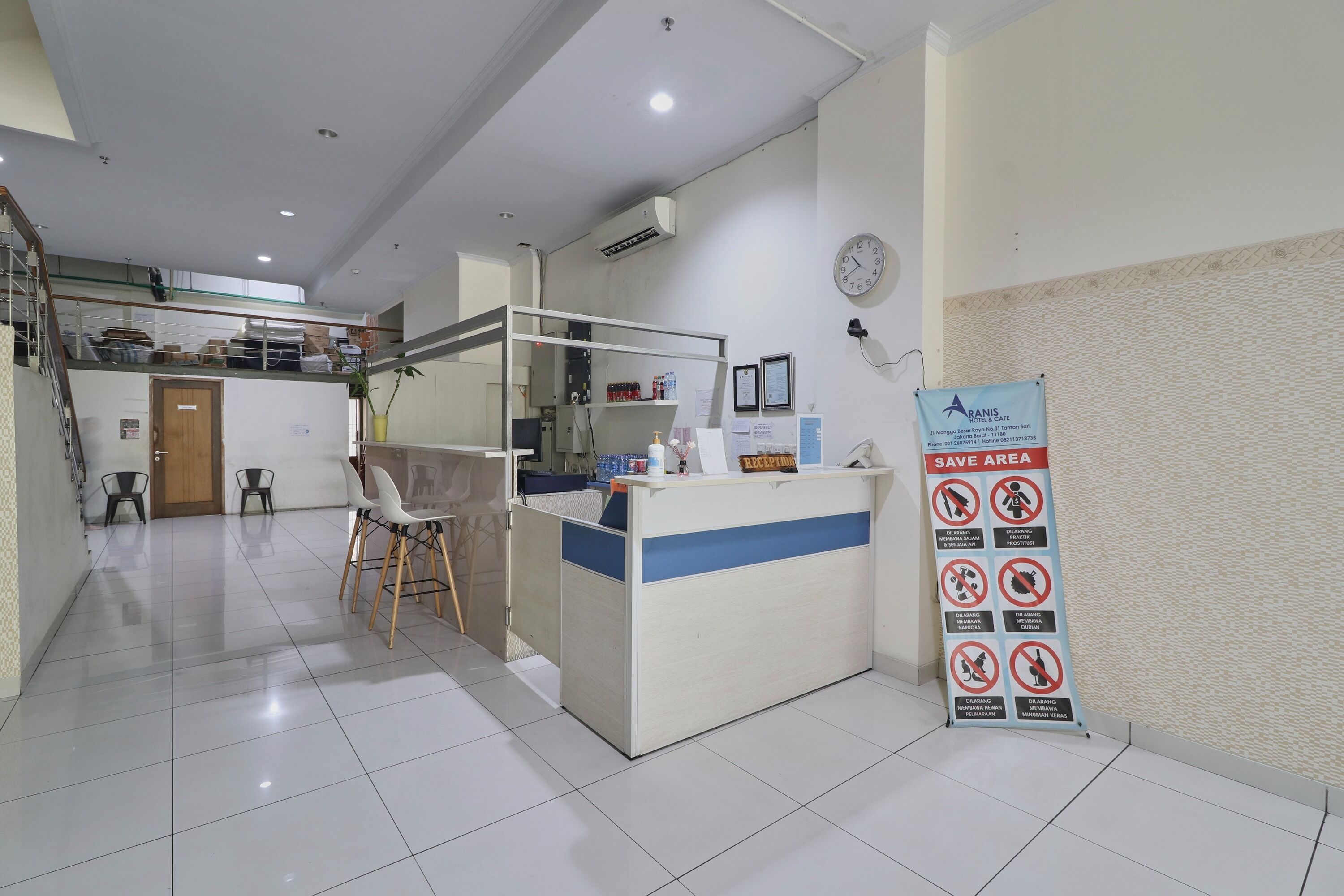 Aranis Hotel