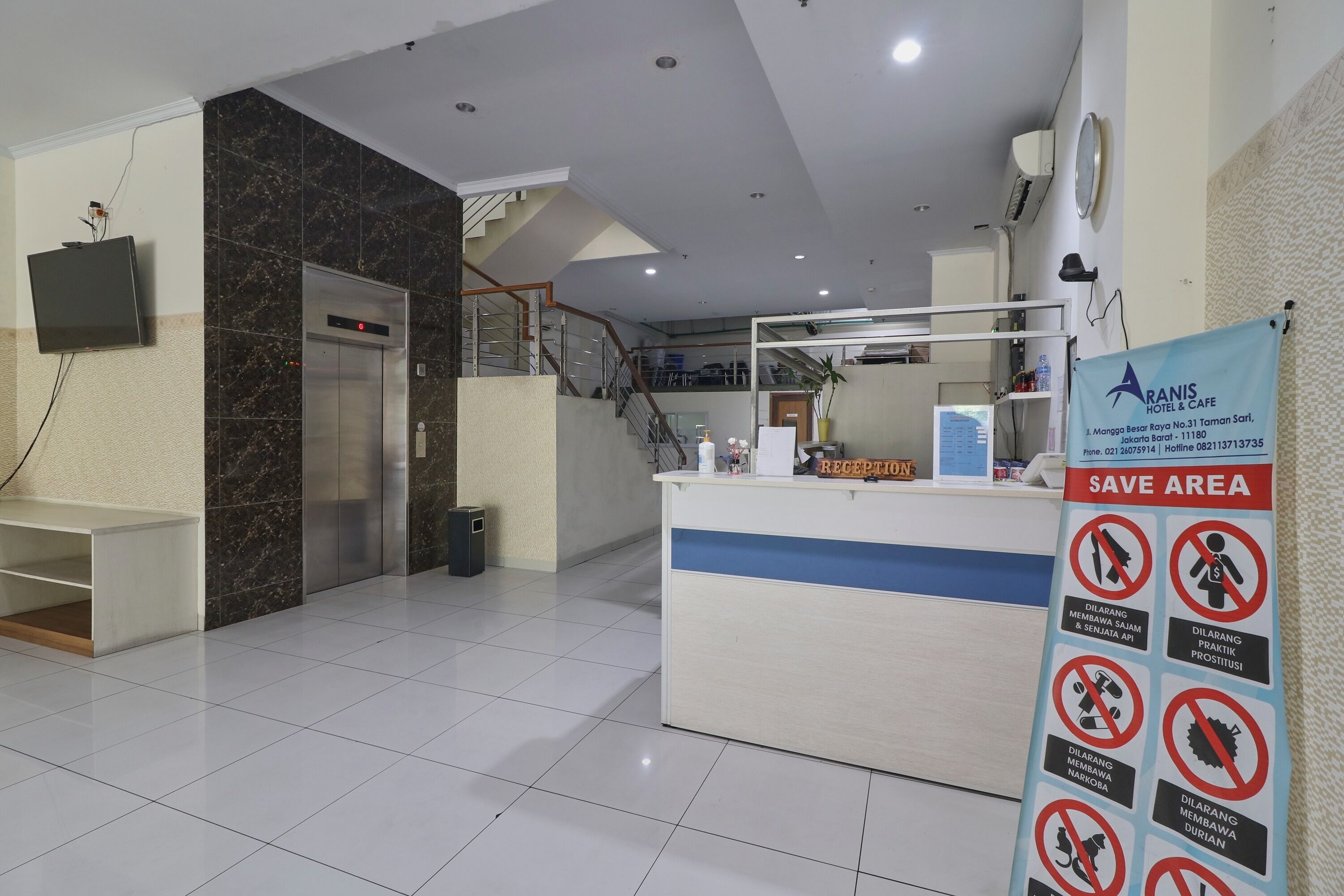 Aranis Hotel