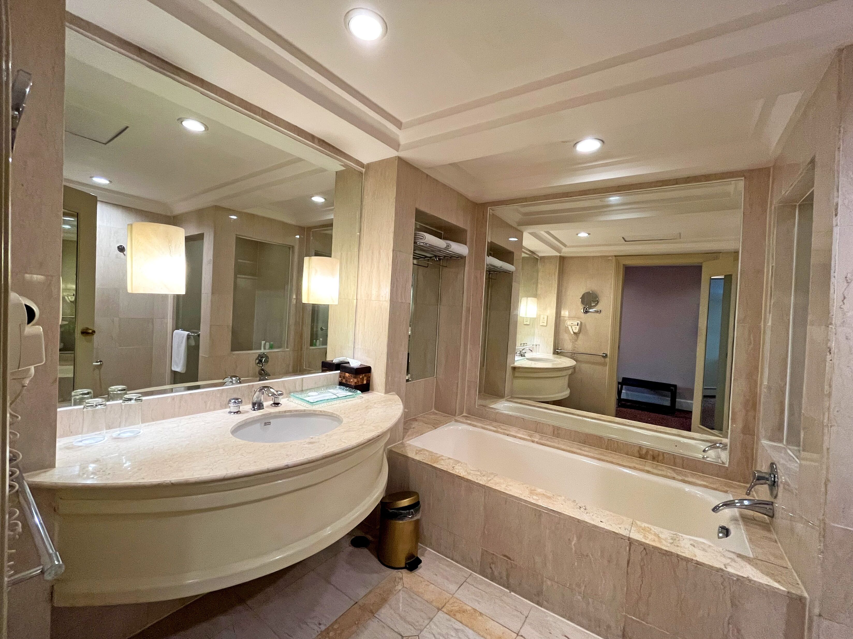 Artotel Suites Mangkuluhur Jakarta