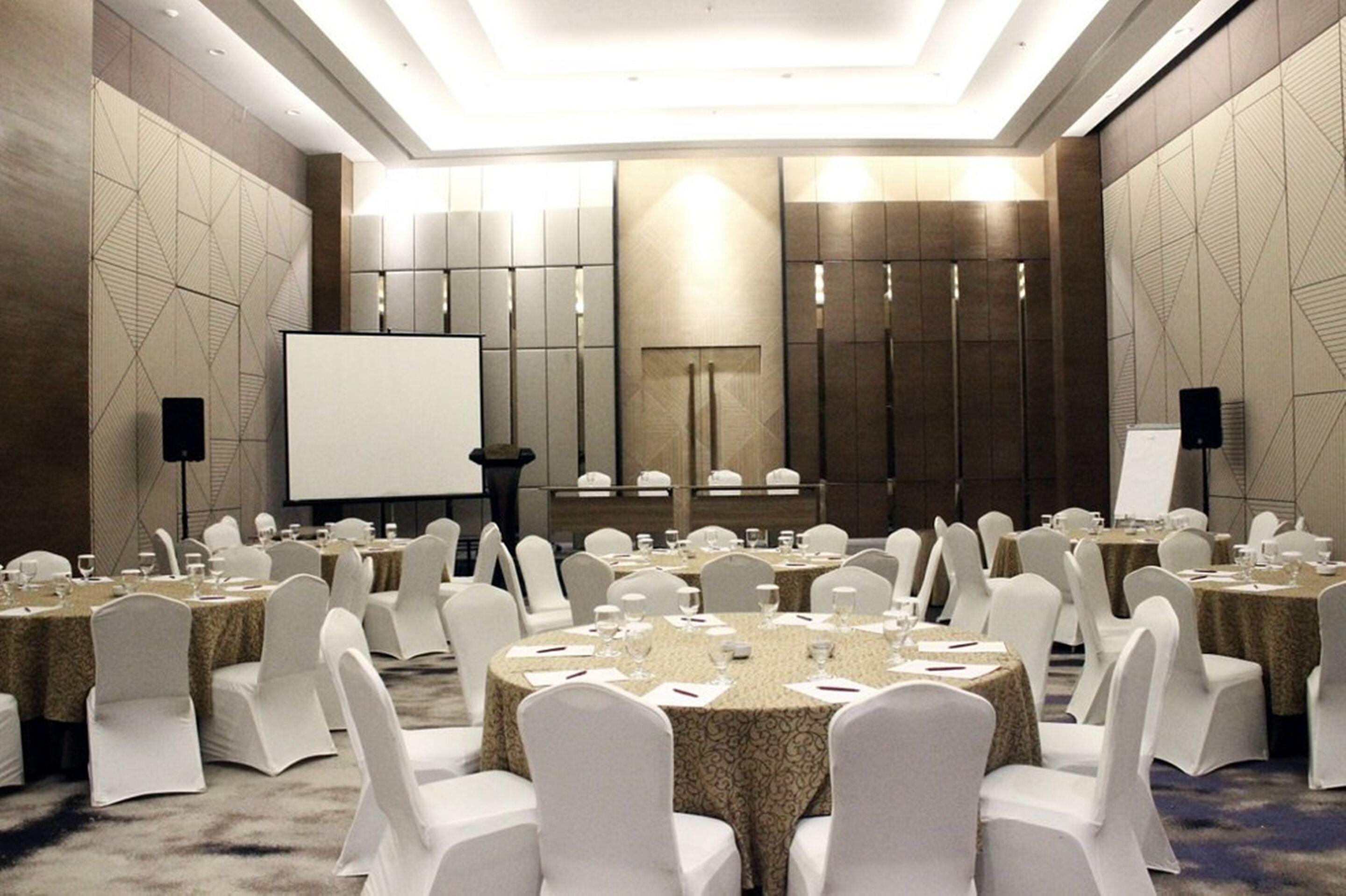 Artotel Suites Mangkuluhur Jakarta