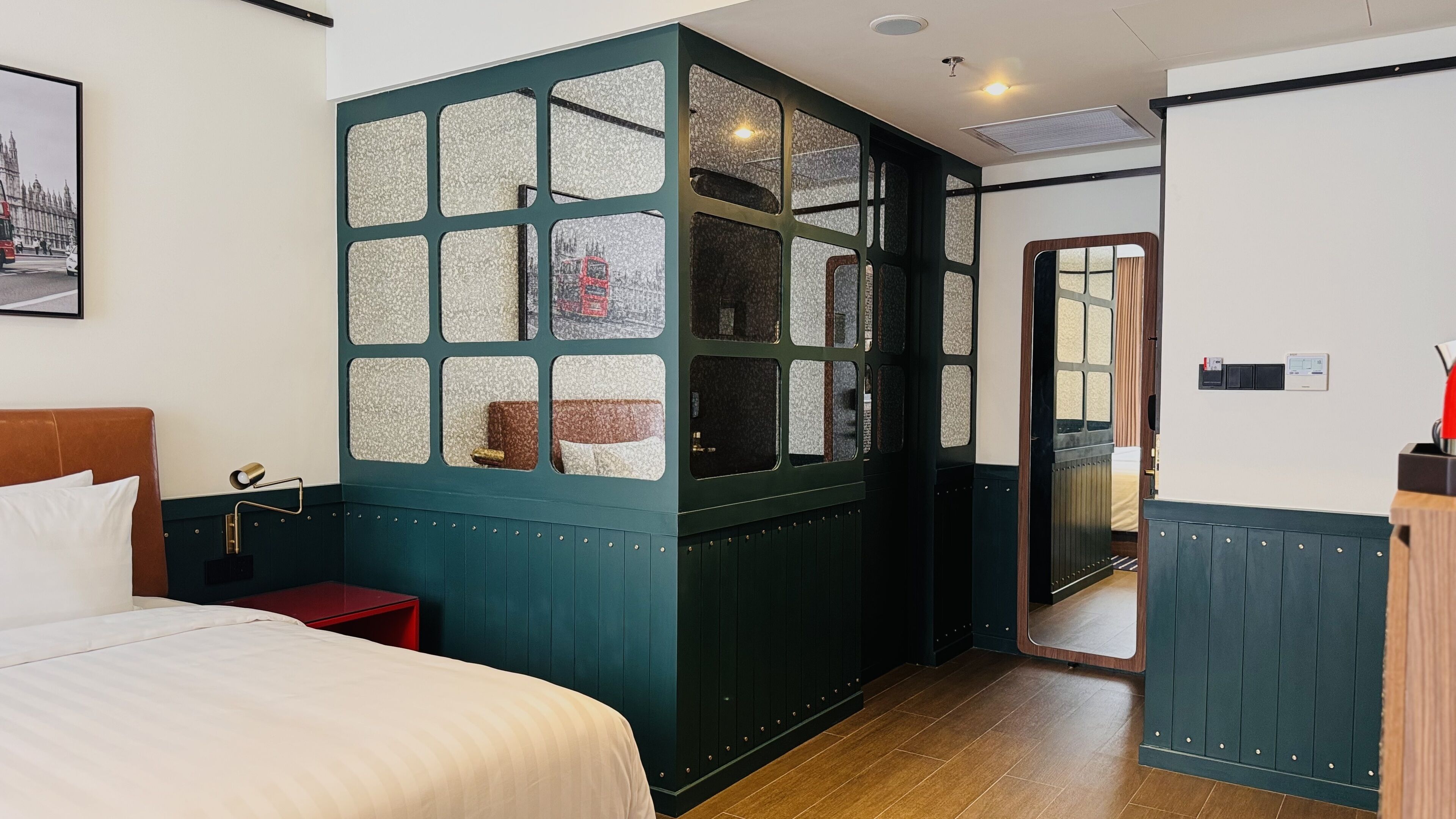 Ashley Tugu Tani Menteng