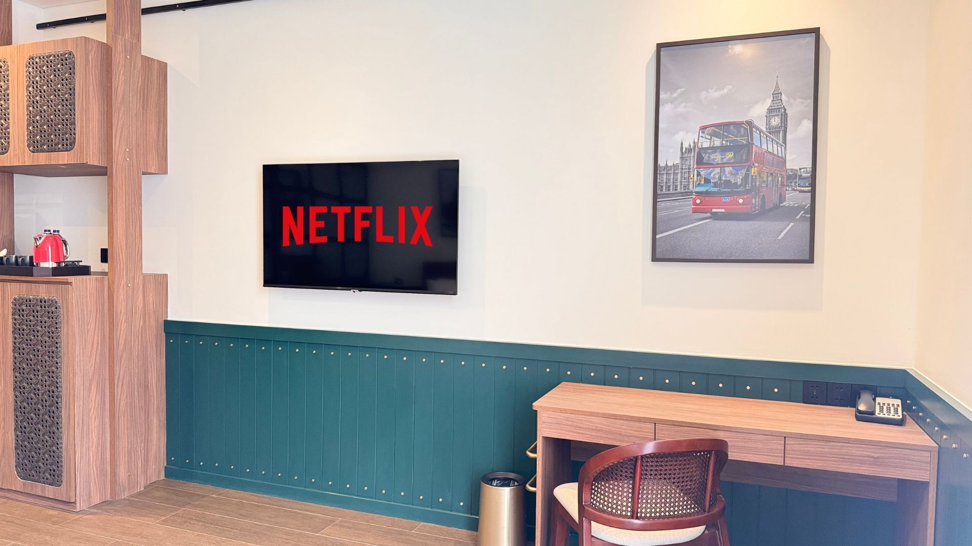 Ashley Tugu Tani Menteng