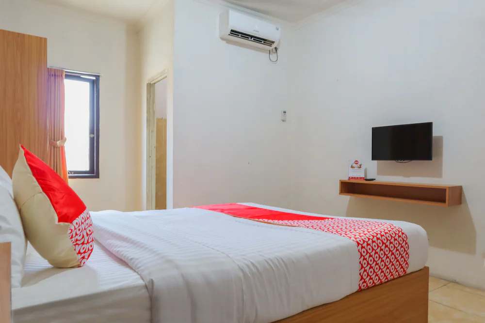 Assirot Residence by OYO Rooms