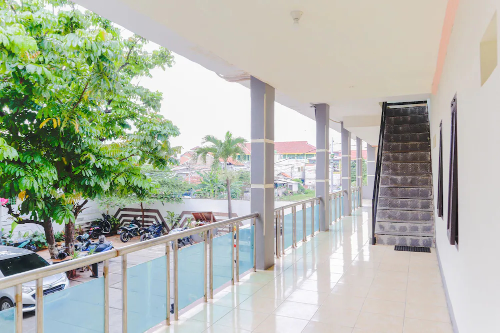 Assirot Residence by OYO Rooms