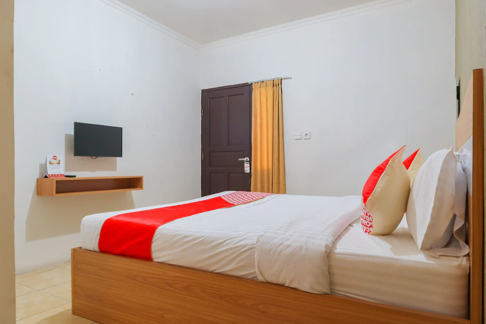 Assirot Residence by OYO Rooms