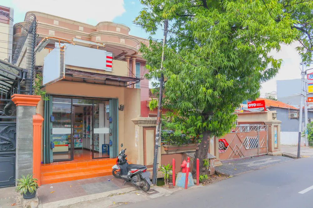 Assirot Residence by OYO Rooms