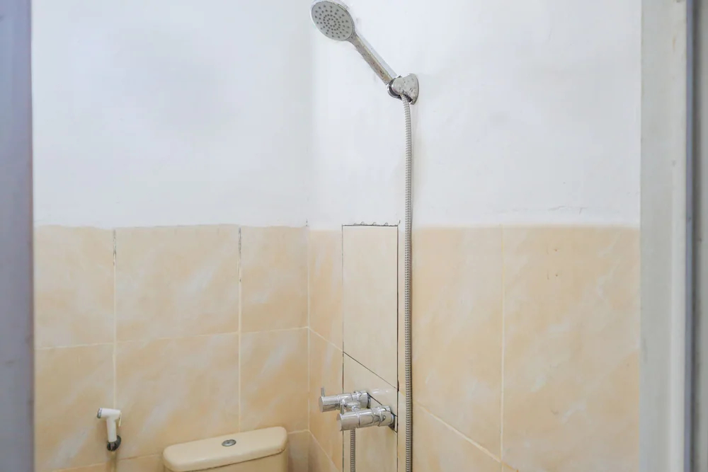 Assirot Residence by OYO Rooms