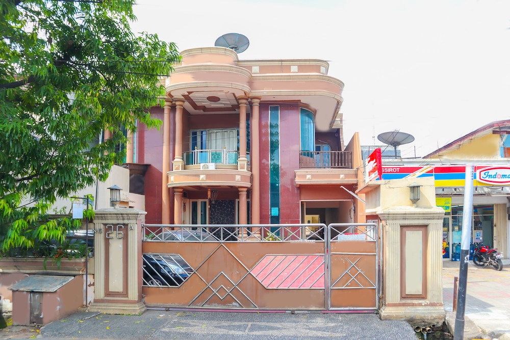 Assirot Residence by OYO Rooms