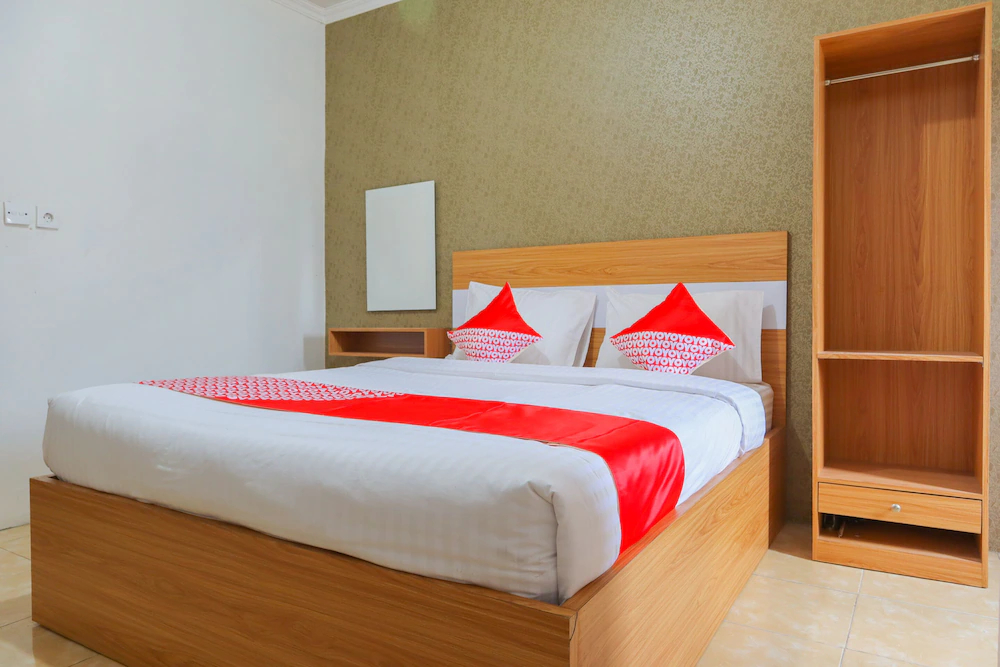 Assirot Residence by OYO Rooms