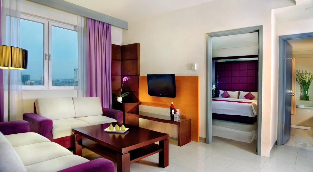 Royal Palm Hotel & Conference Center Cengkareng