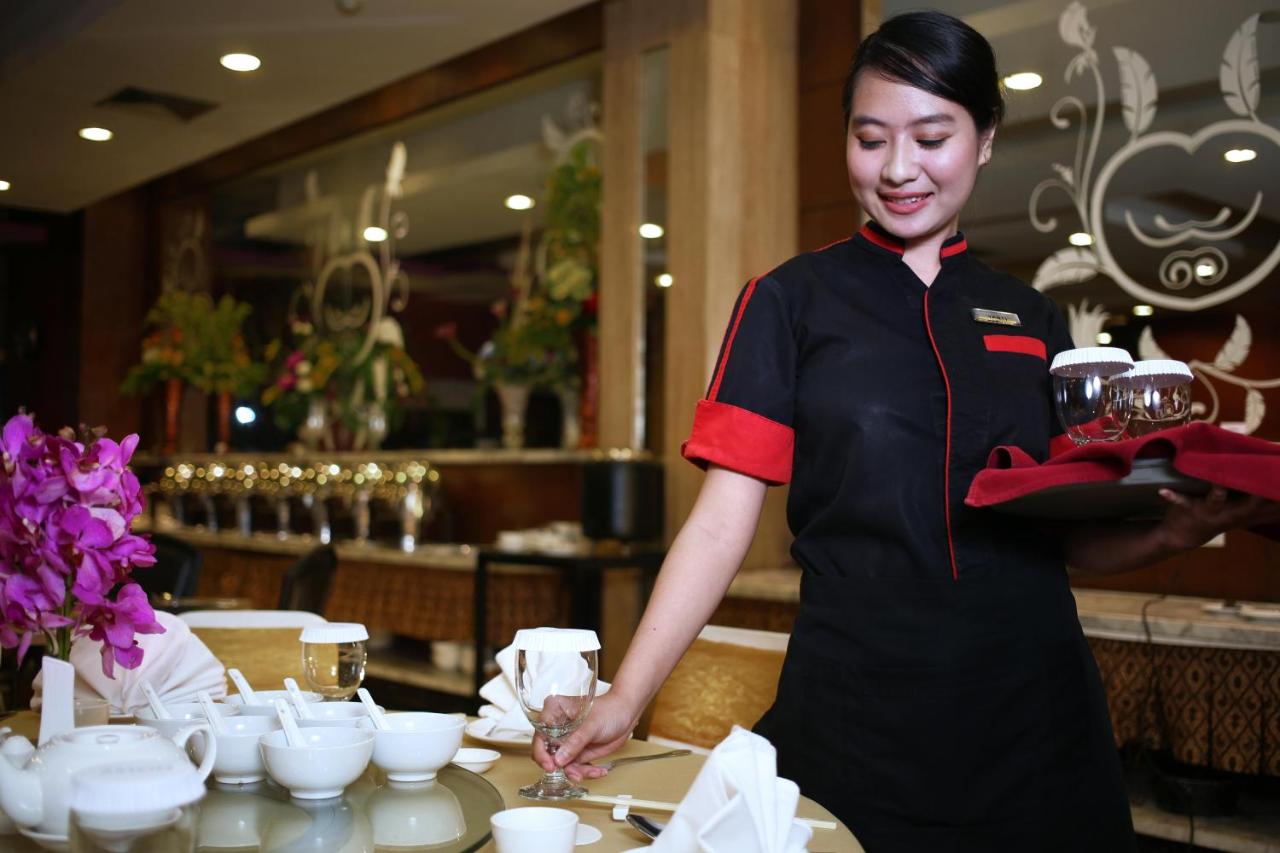 Royal Palm Hotel & Conference Center Cengkareng