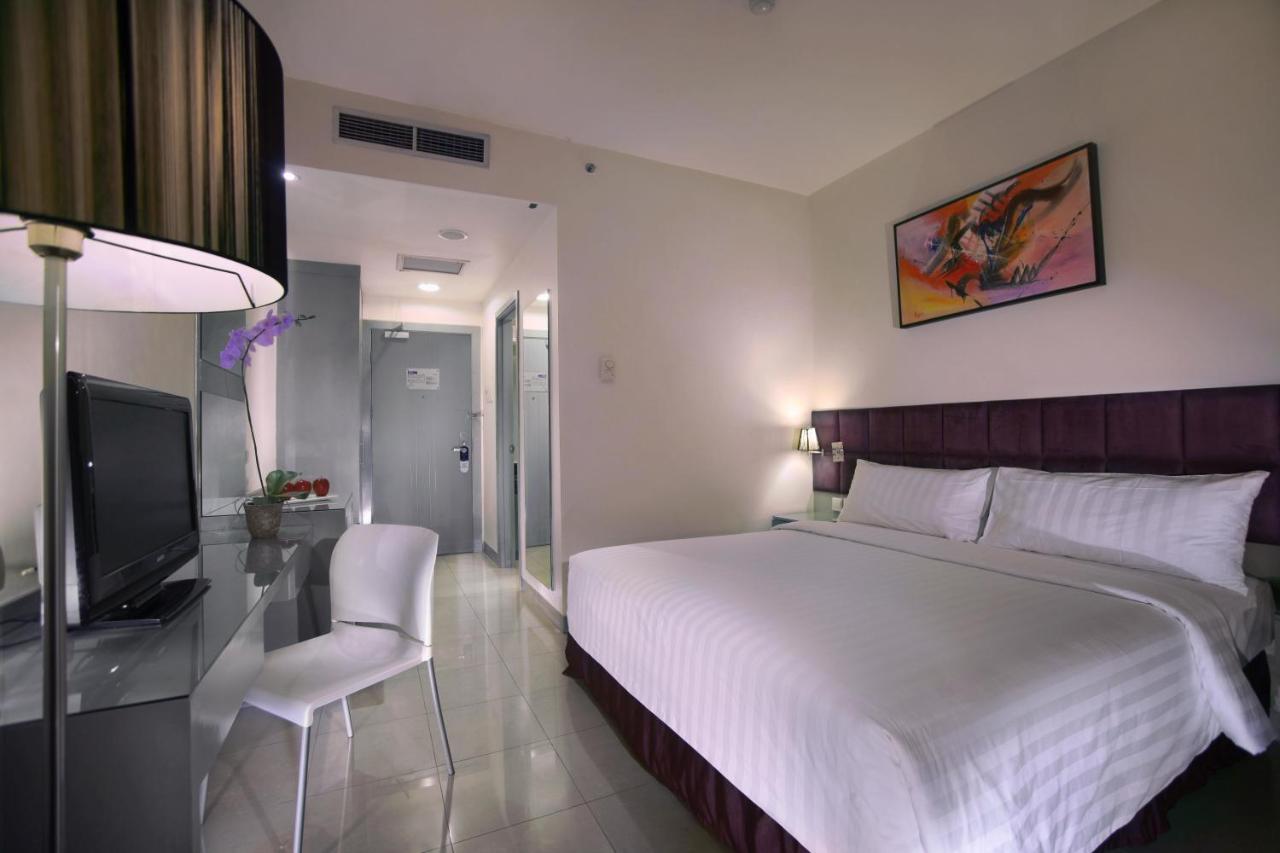 Royal Palm Hotel & Conference Center Cengkareng