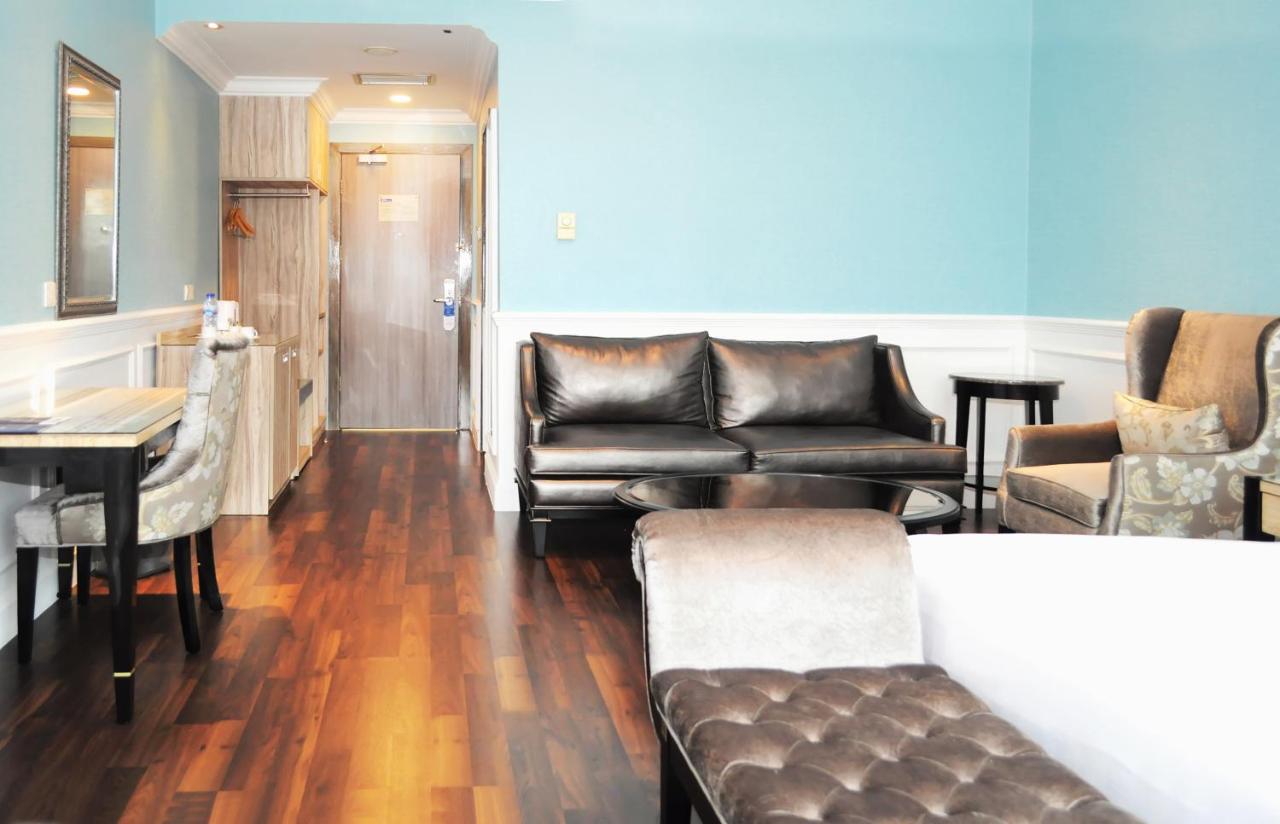 Royal Palm Hotel & Conference Center Cengkareng