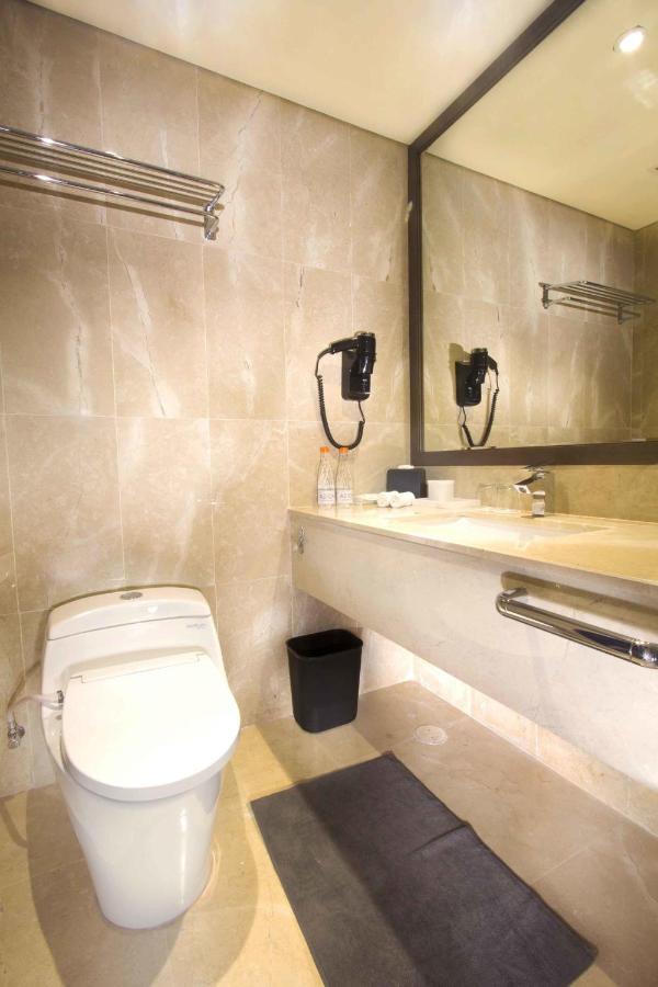 Aston Priority Simatupang Hotel & Conference Center