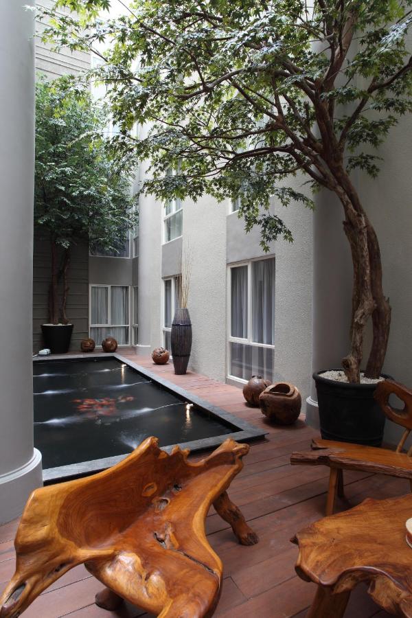 Avissa Suites