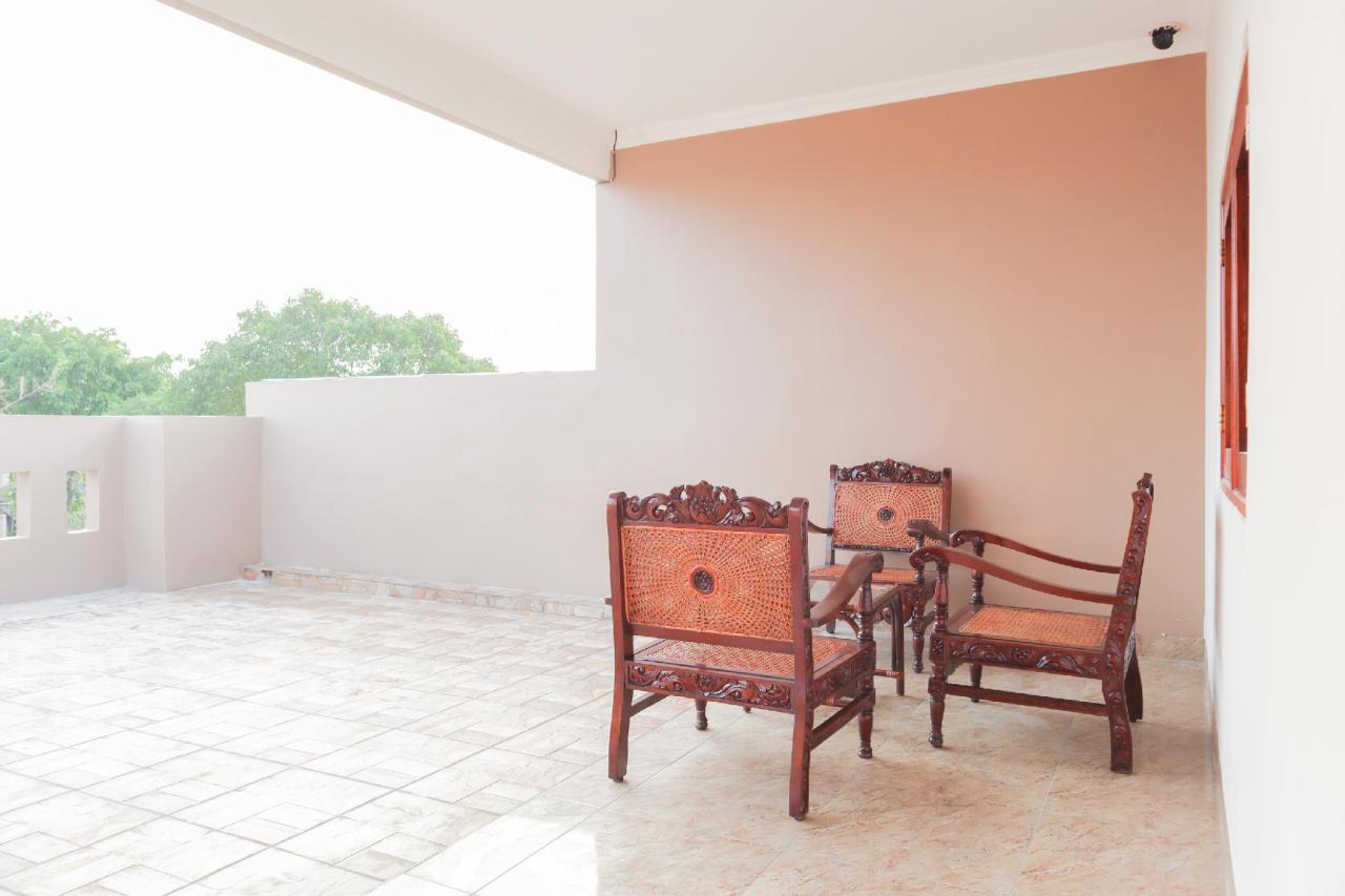 Axl Residence by OYO Rooms