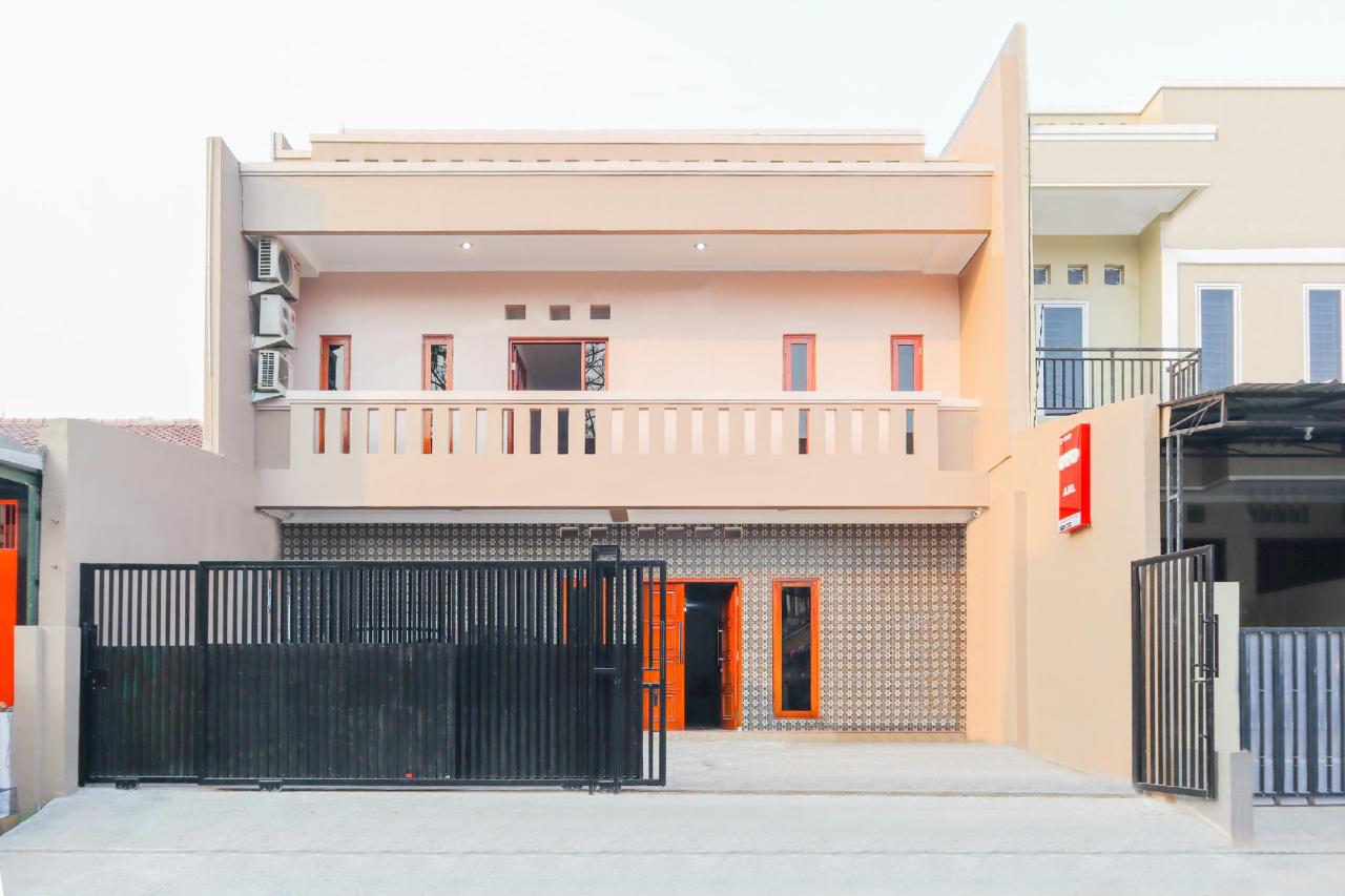 Axl Residence by OYO Rooms