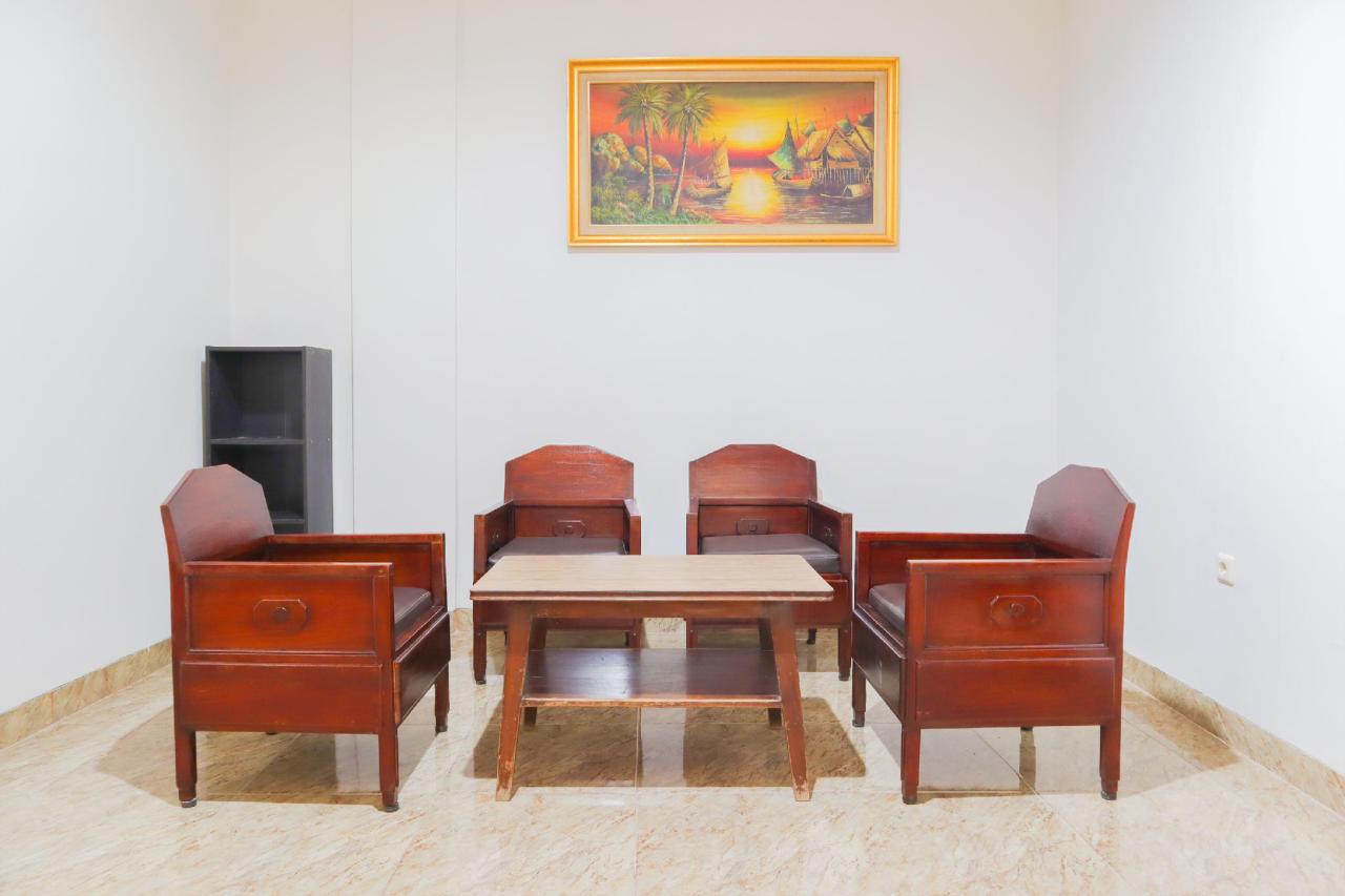 Axl Residence by OYO Rooms