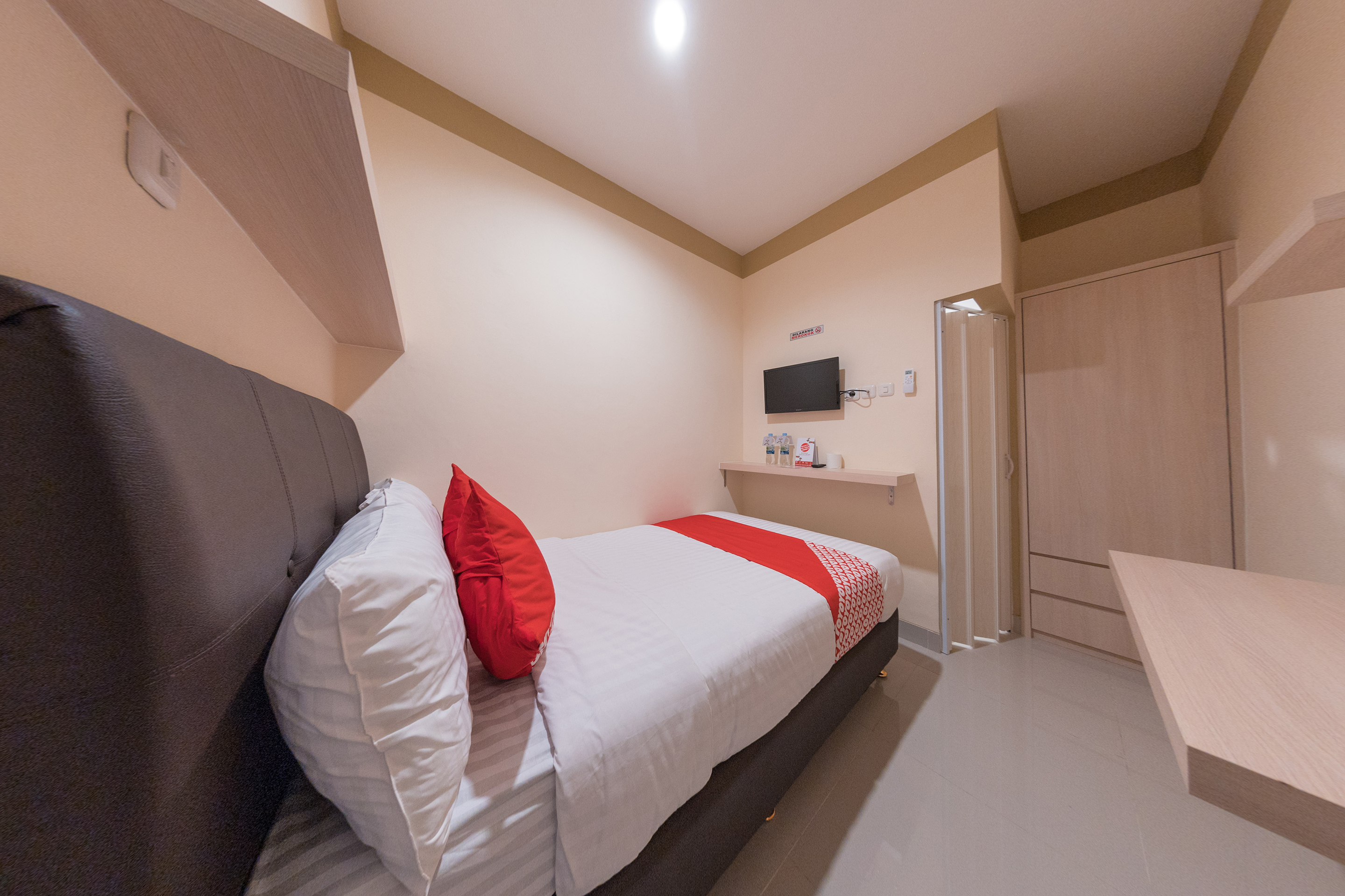 Balcon Biru By OYO Rooms