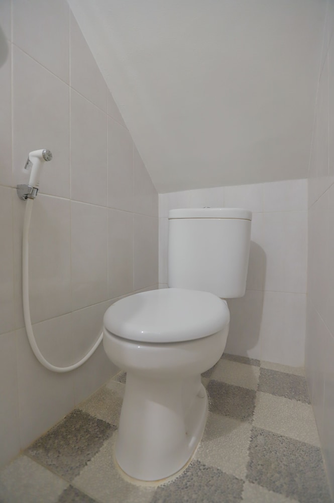 Balcon Biru By OYO Rooms