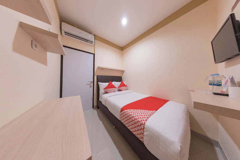 Balcon Biru By OYO Rooms