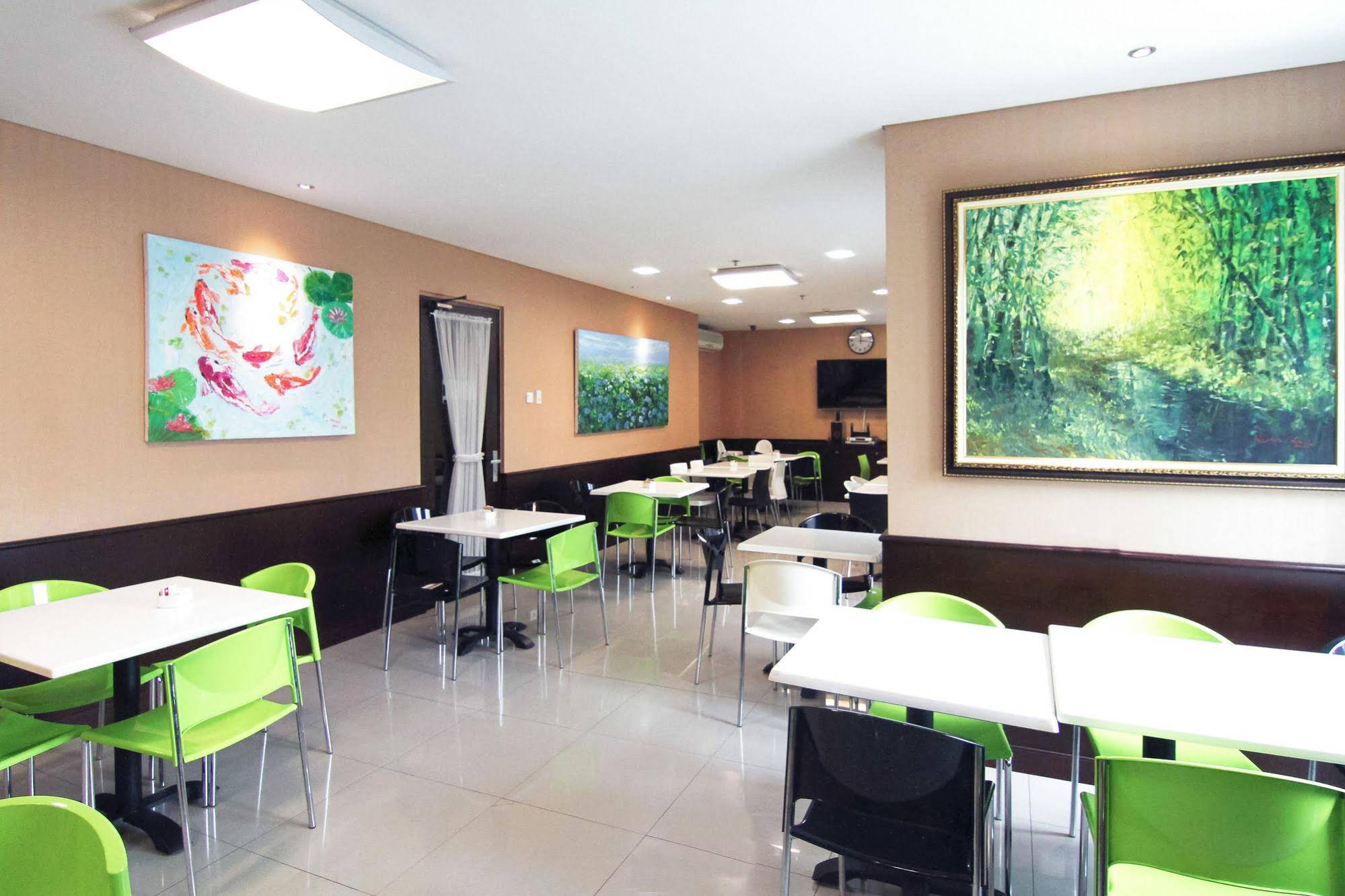 Bamboo Inn Hotel & Cafe by Airy Rooms
