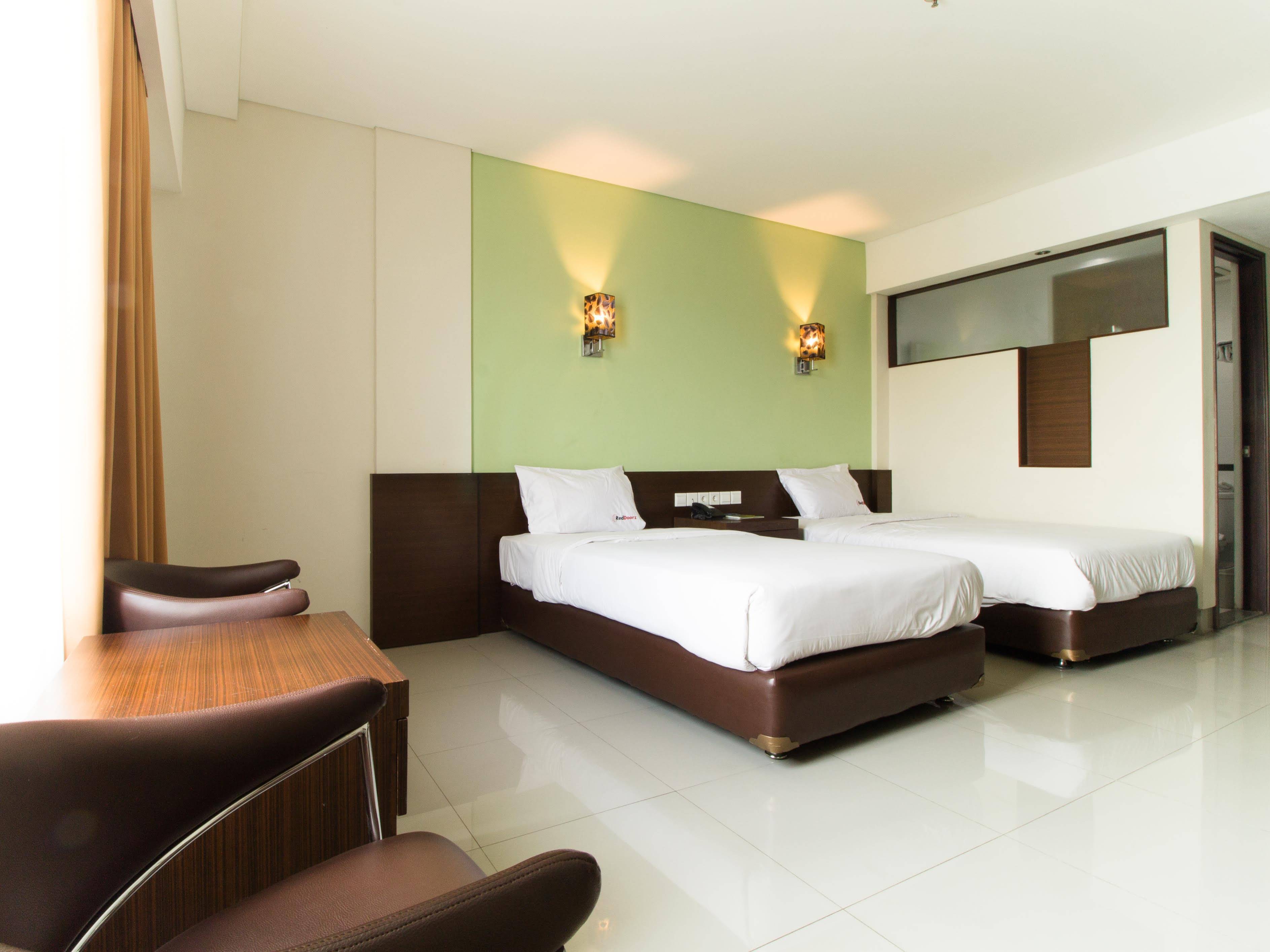 Bamboo Inn Hotel & Cafe by RedDoorz