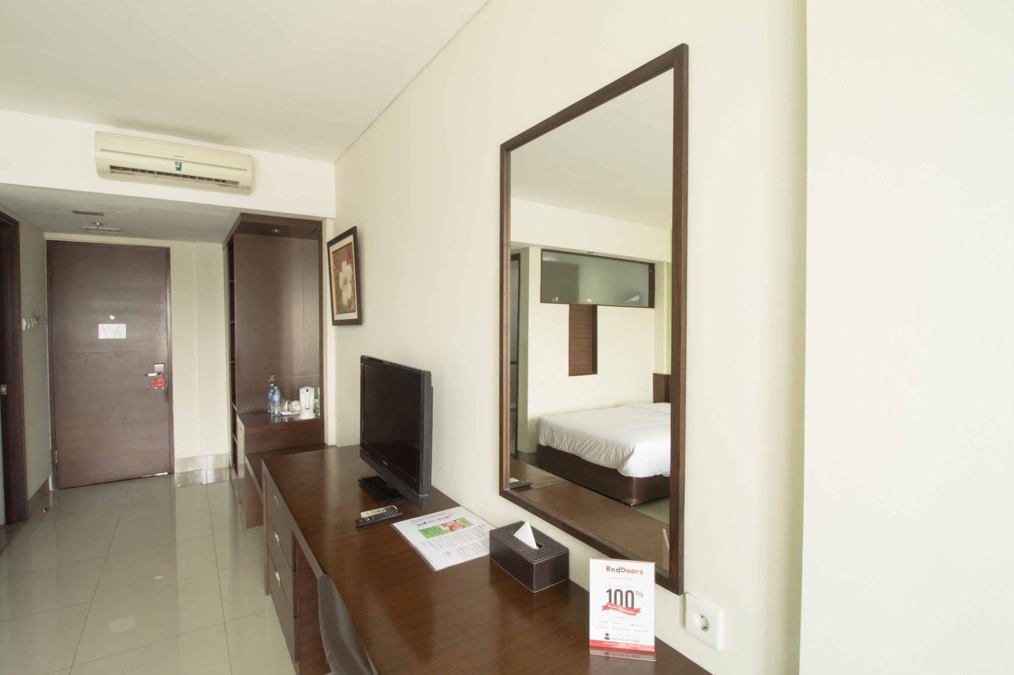 Bamboo Inn Hotel & Cafe by RedDoorz