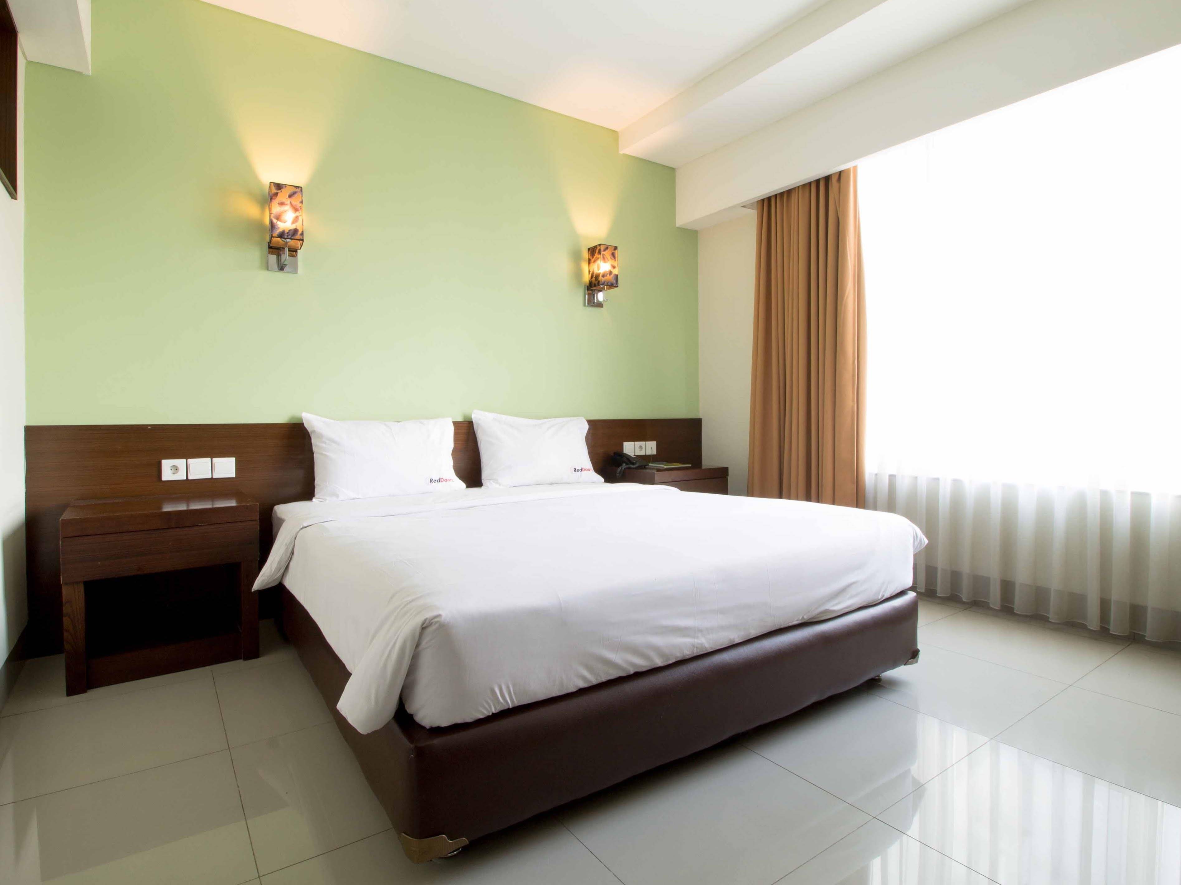 Bamboo Inn Hotel & Cafe by RedDoorz