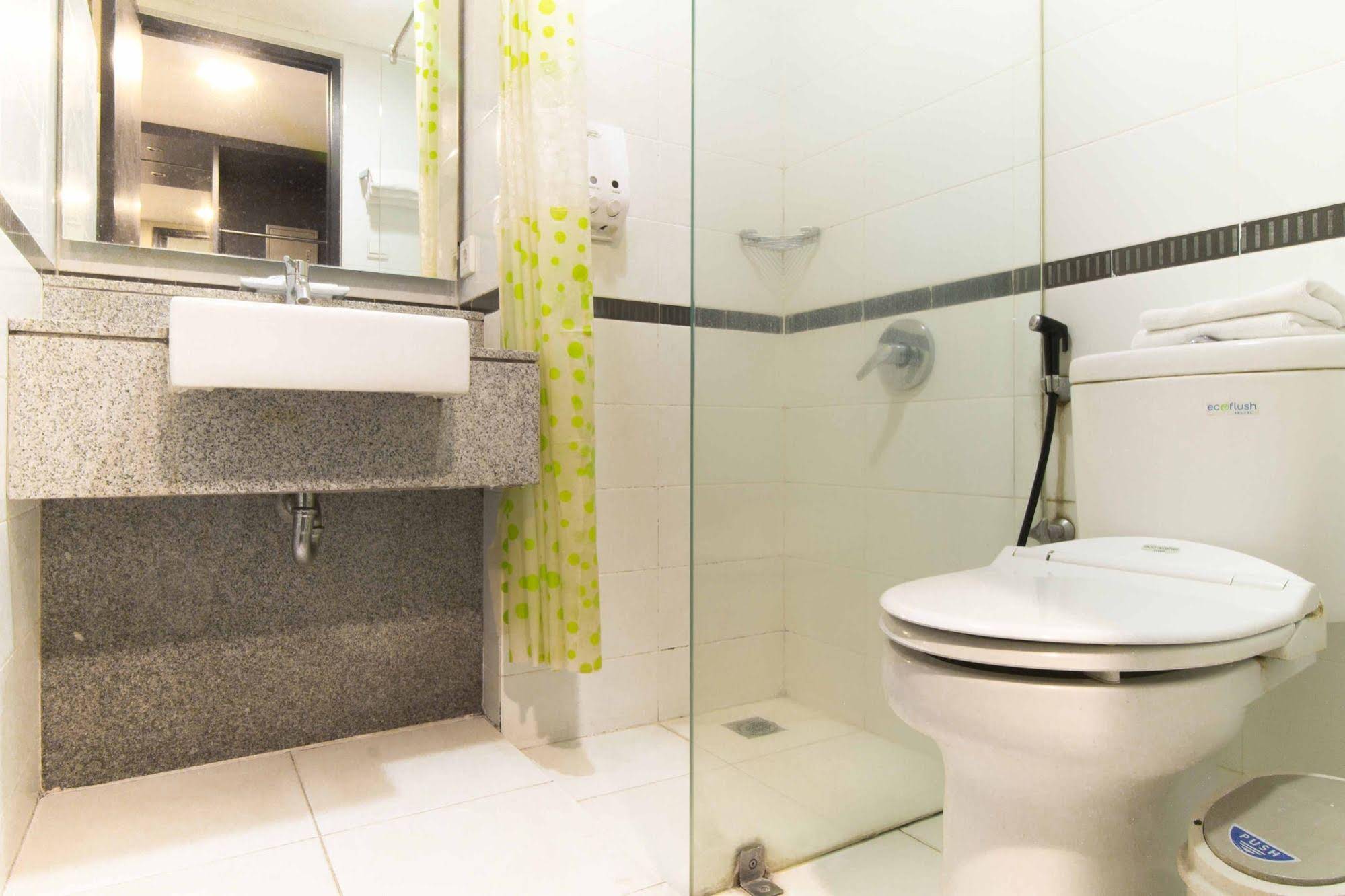 Bamboo Inn Hotel & Cafe by RedDoorz