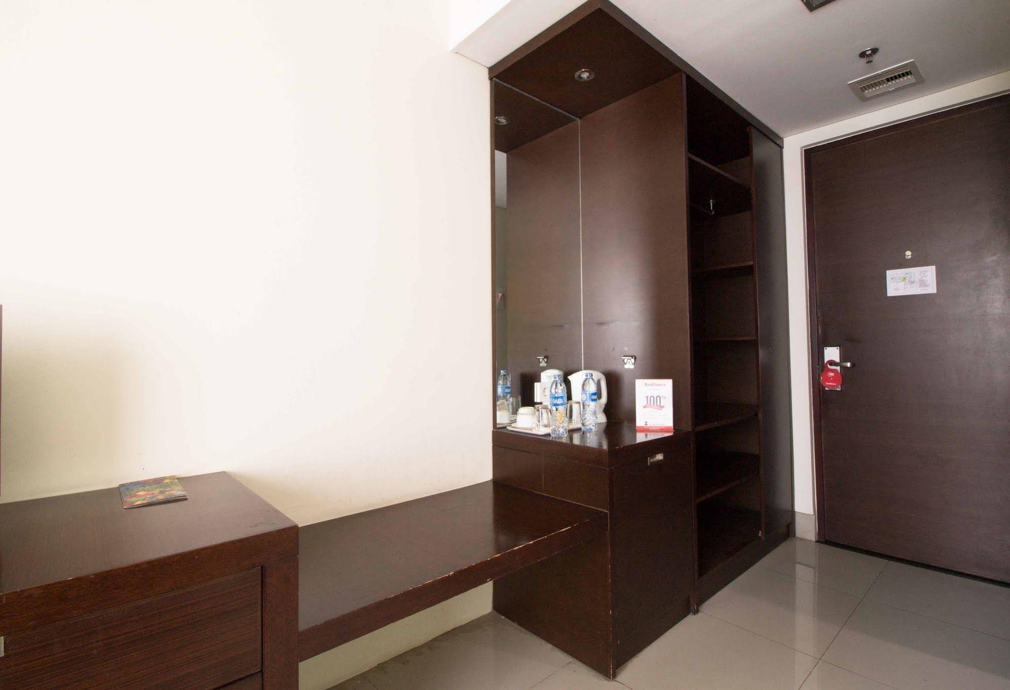 Bamboo Inn Hotel & Cafe by RedDoorz