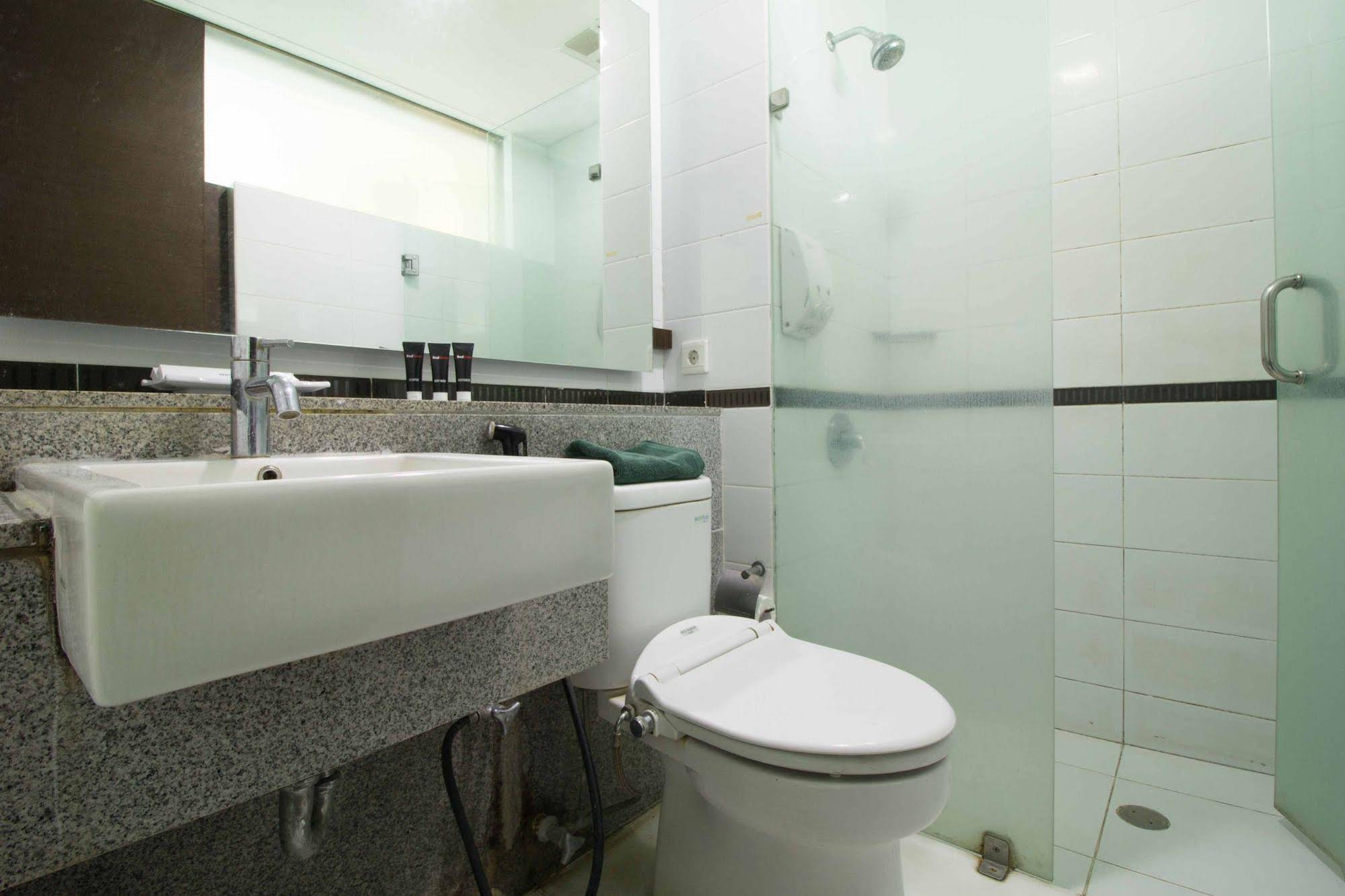 Bamboo Inn Hotel & Cafe by RedDoorz