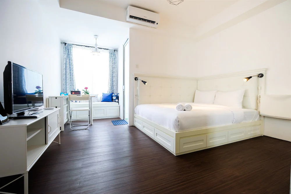 Bassura City Apartment By Travelio