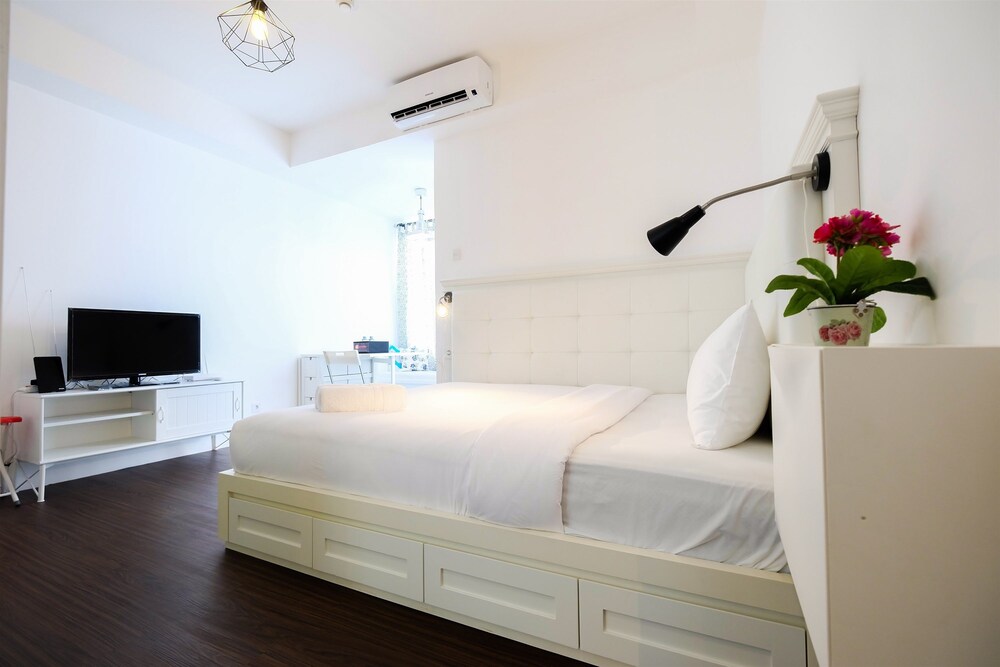 Bassura City Apartment By Travelio