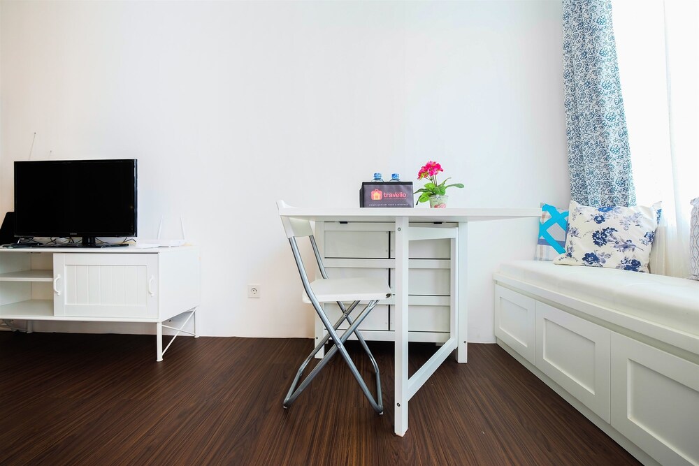 Bassura City Apartment By Travelio