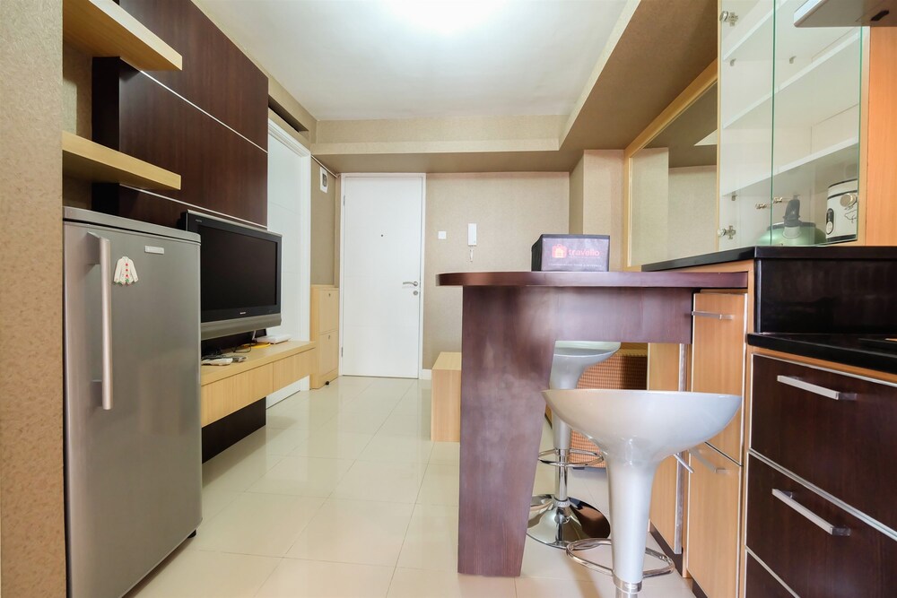 Bassura City Apartment By Travelio
