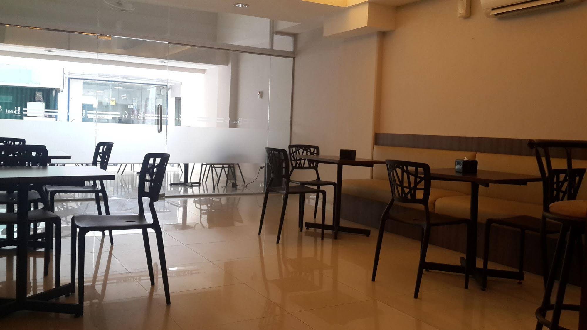 OYO 3811 Best Inn Hotel