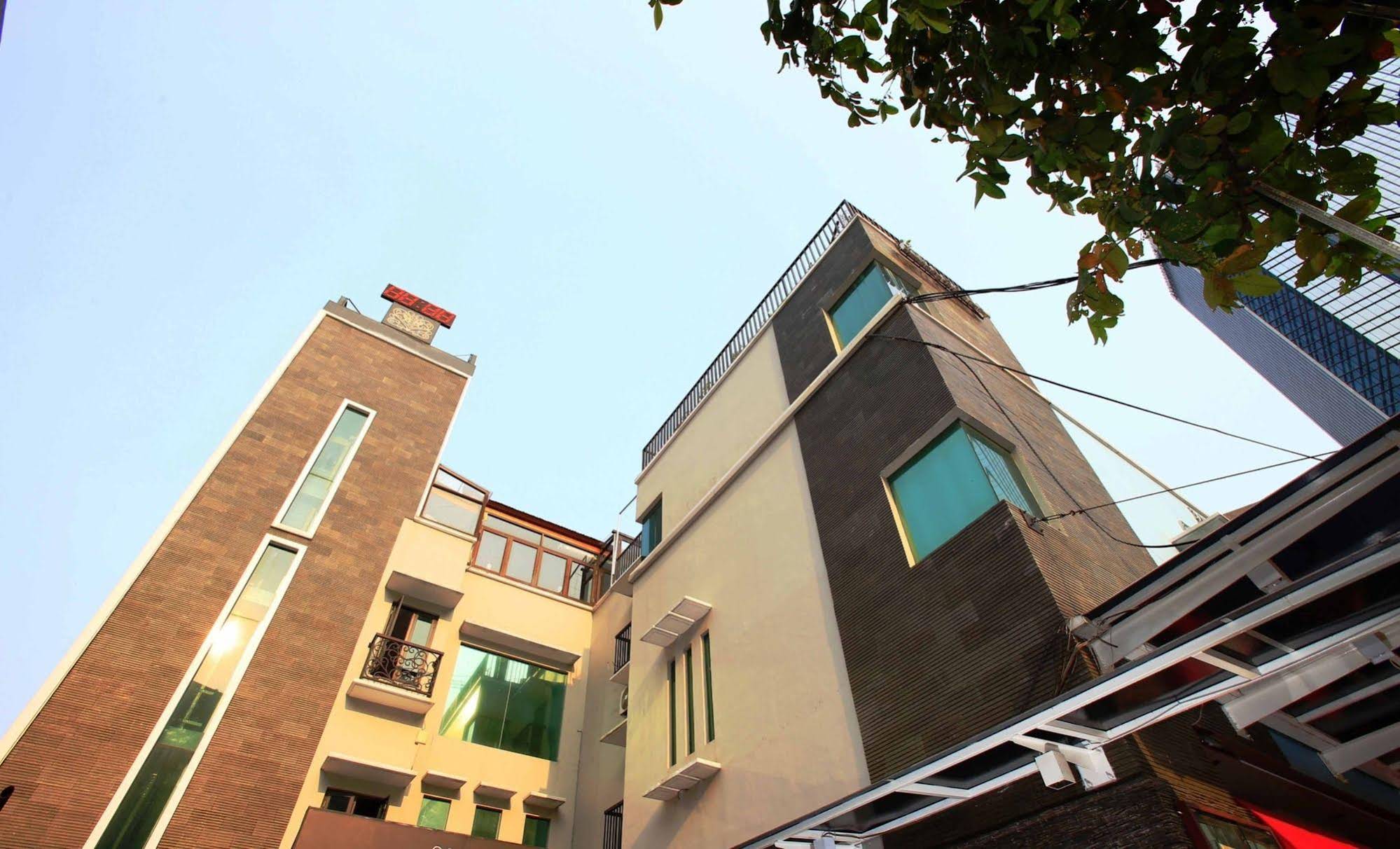 Blessing Residence by RedDoorz