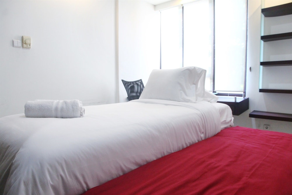 Brawijaya Apartment by Travelio