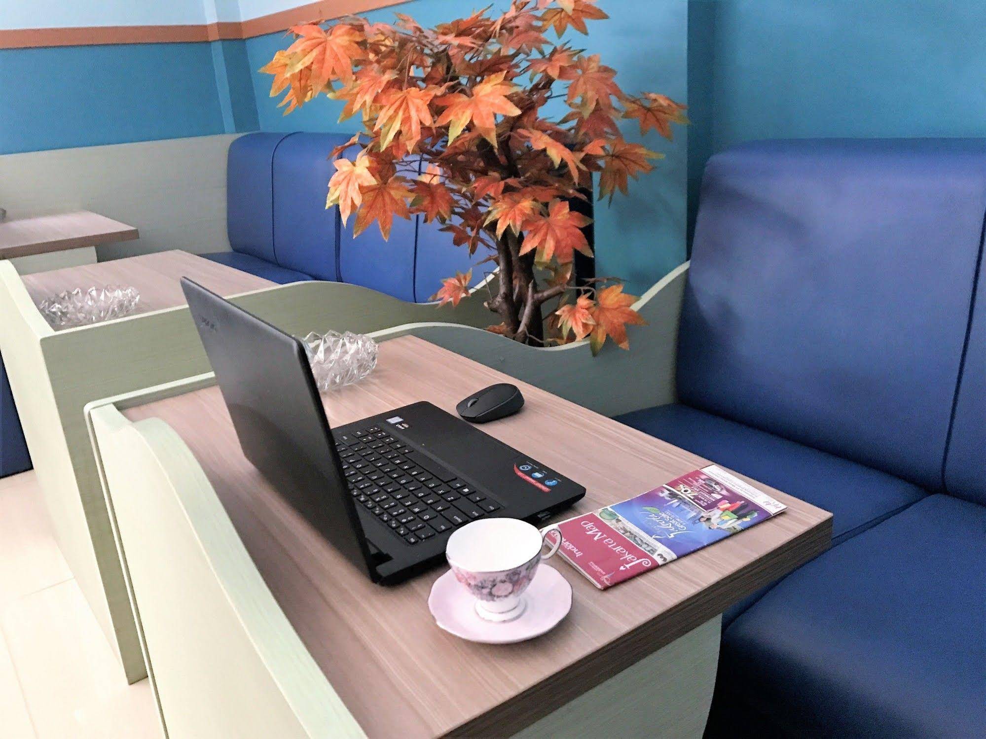 B Shaw Hotel & Restaurant