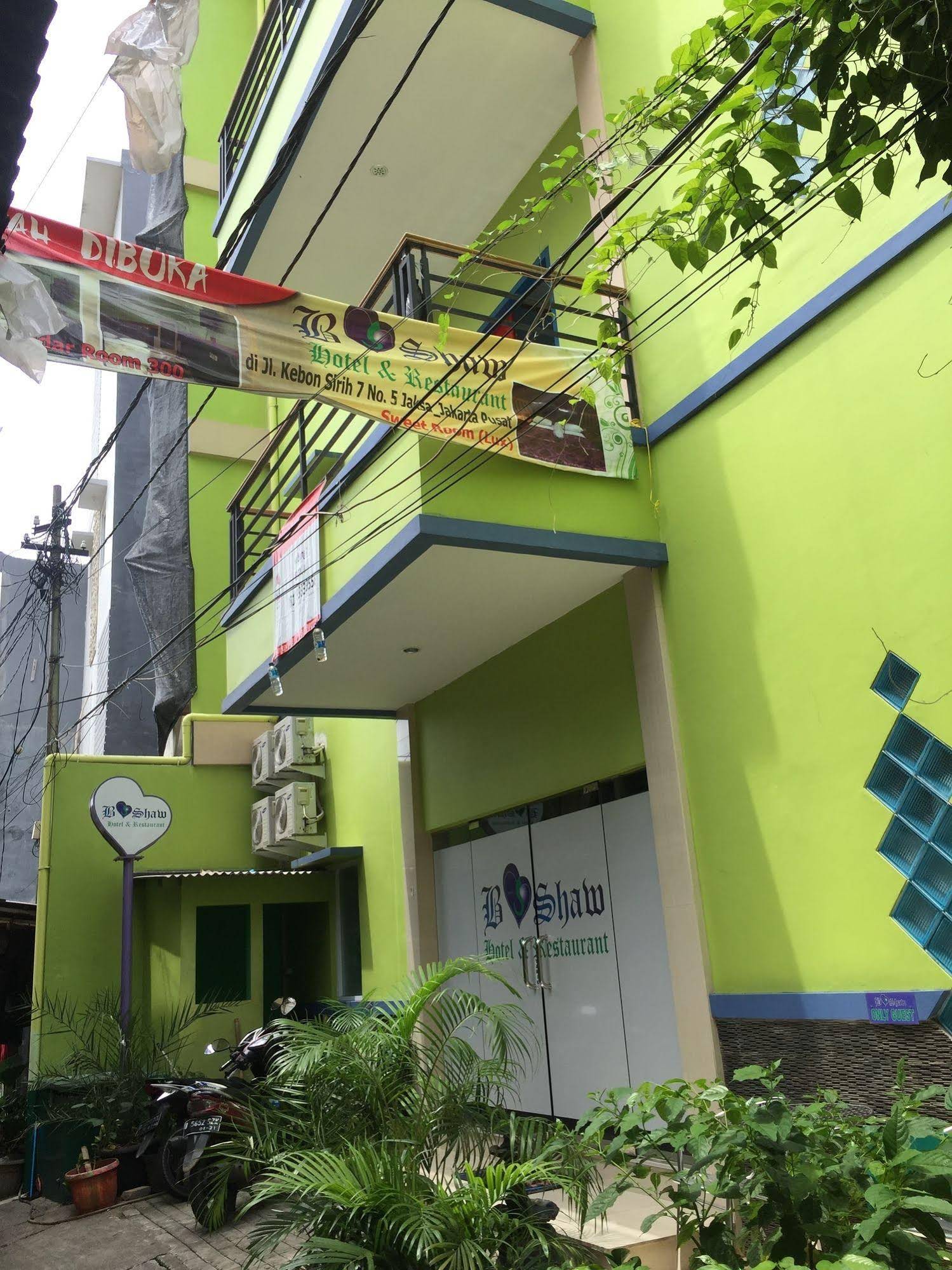 B Shaw Hotel & Restaurant