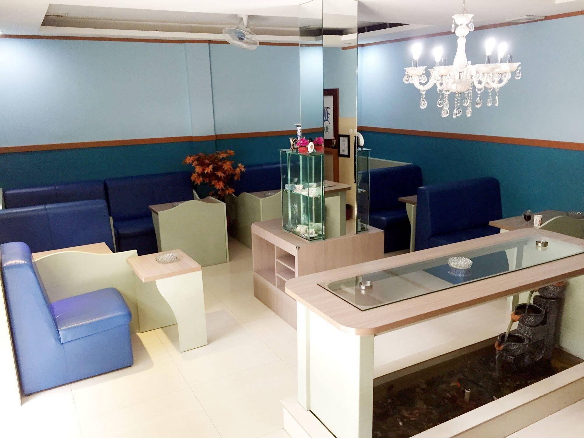 B Shaw Hotel & Restaurant